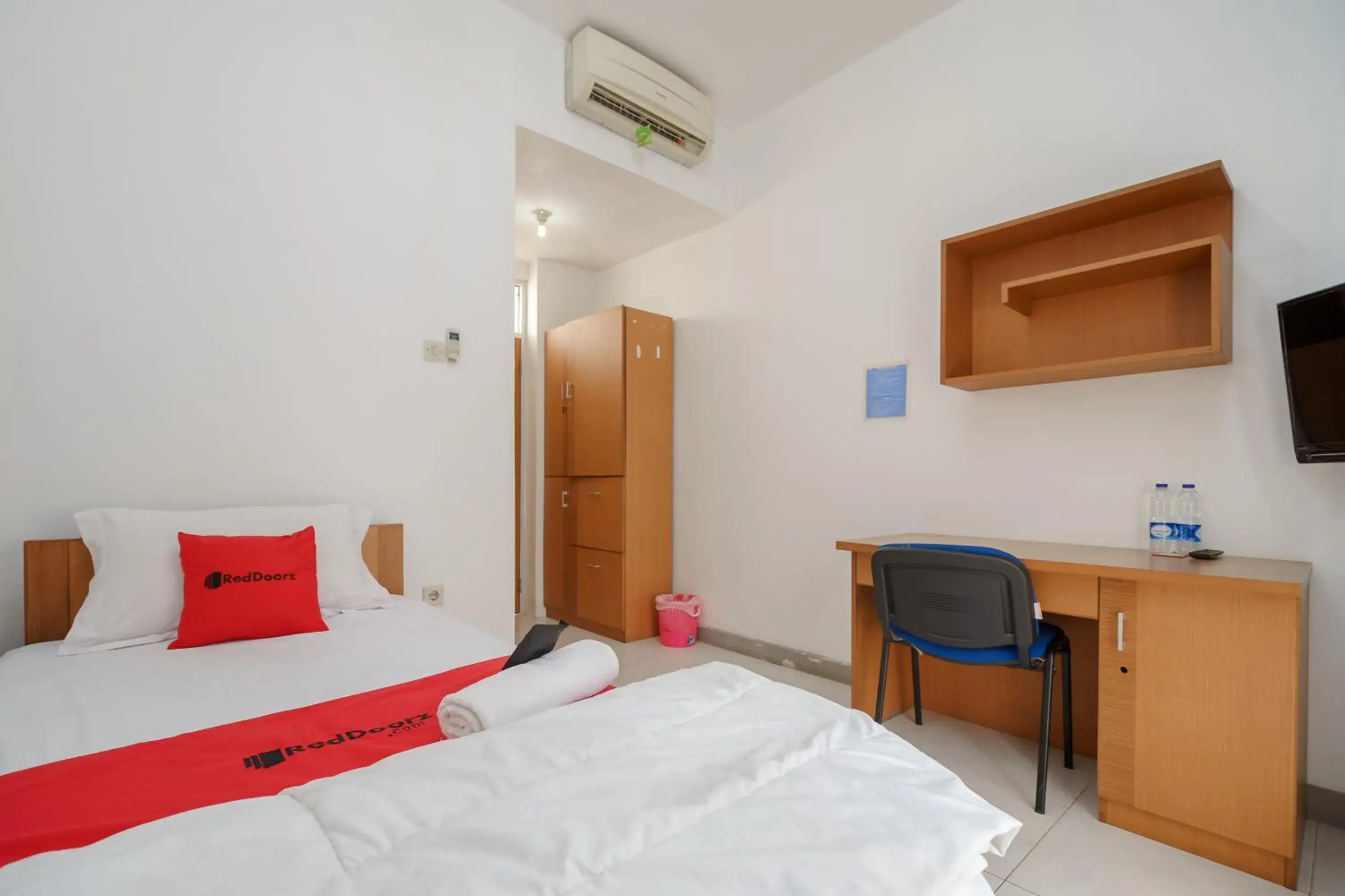 Bed in RedDoorz Syariah Plus @ Wisma Bougenville Karawaci Bed in RedDoorz Syariah Plus @ Wisma Bougenville Karawaci