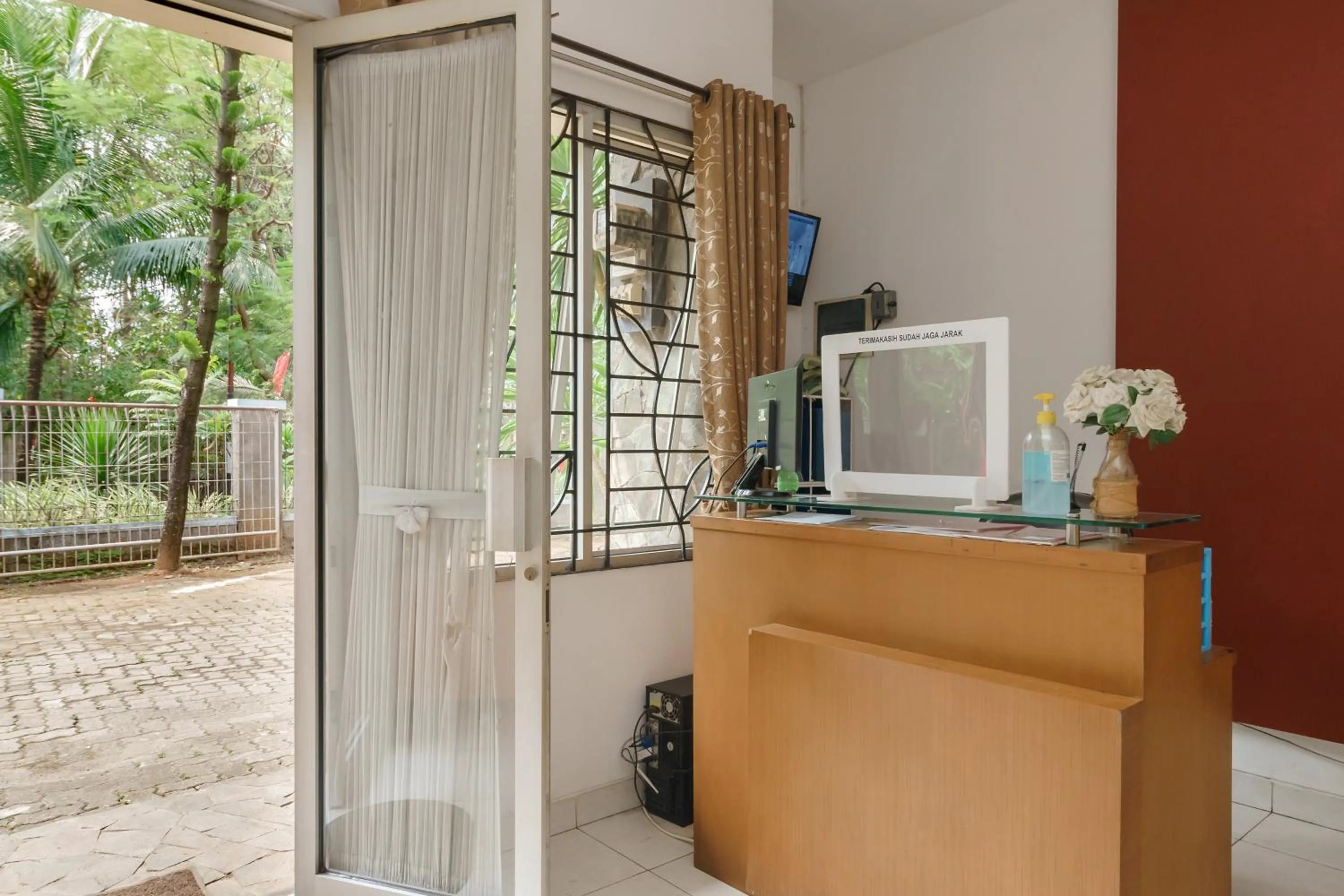 RedDoorz Syariah Plus @ Wisma Bougenville Karawaci