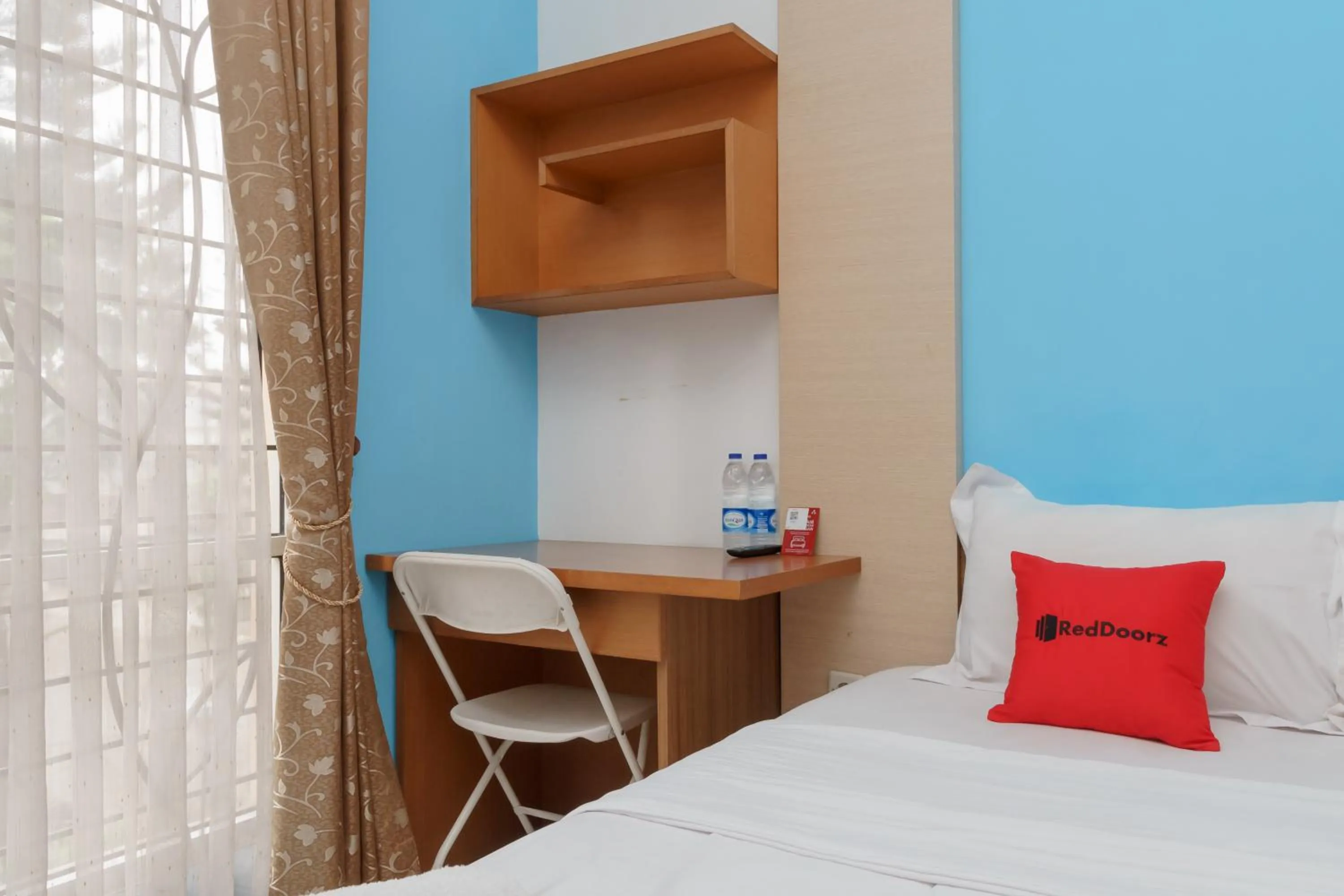 Bed in RedDoorz Syariah Plus @ Wisma Bougenville Karawaci