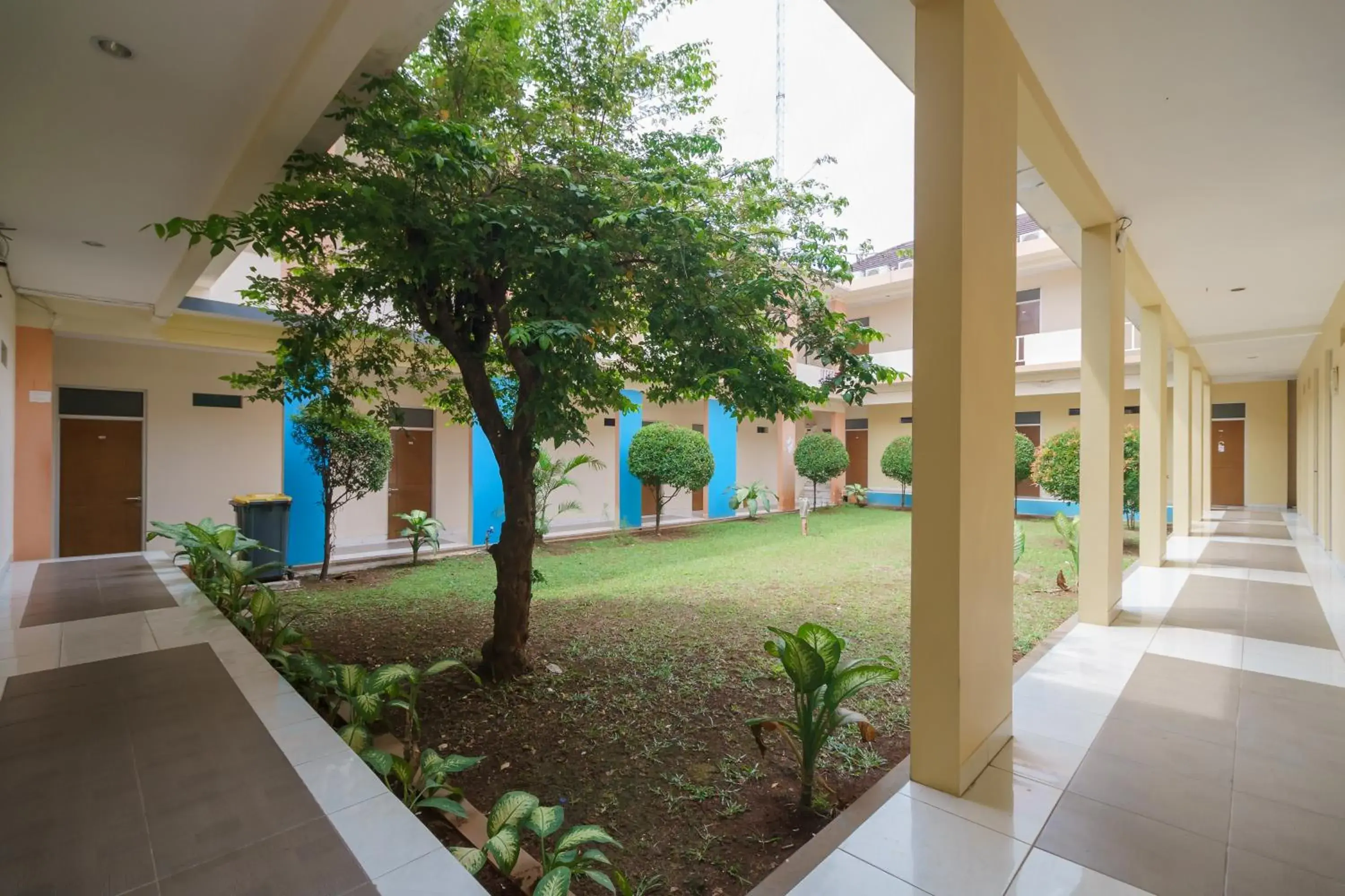 RedDoorz Syariah Plus @ Wisma Bougenville Karawaci RedDoorz Syariah Plus @ Wisma Bougenville Karawaci