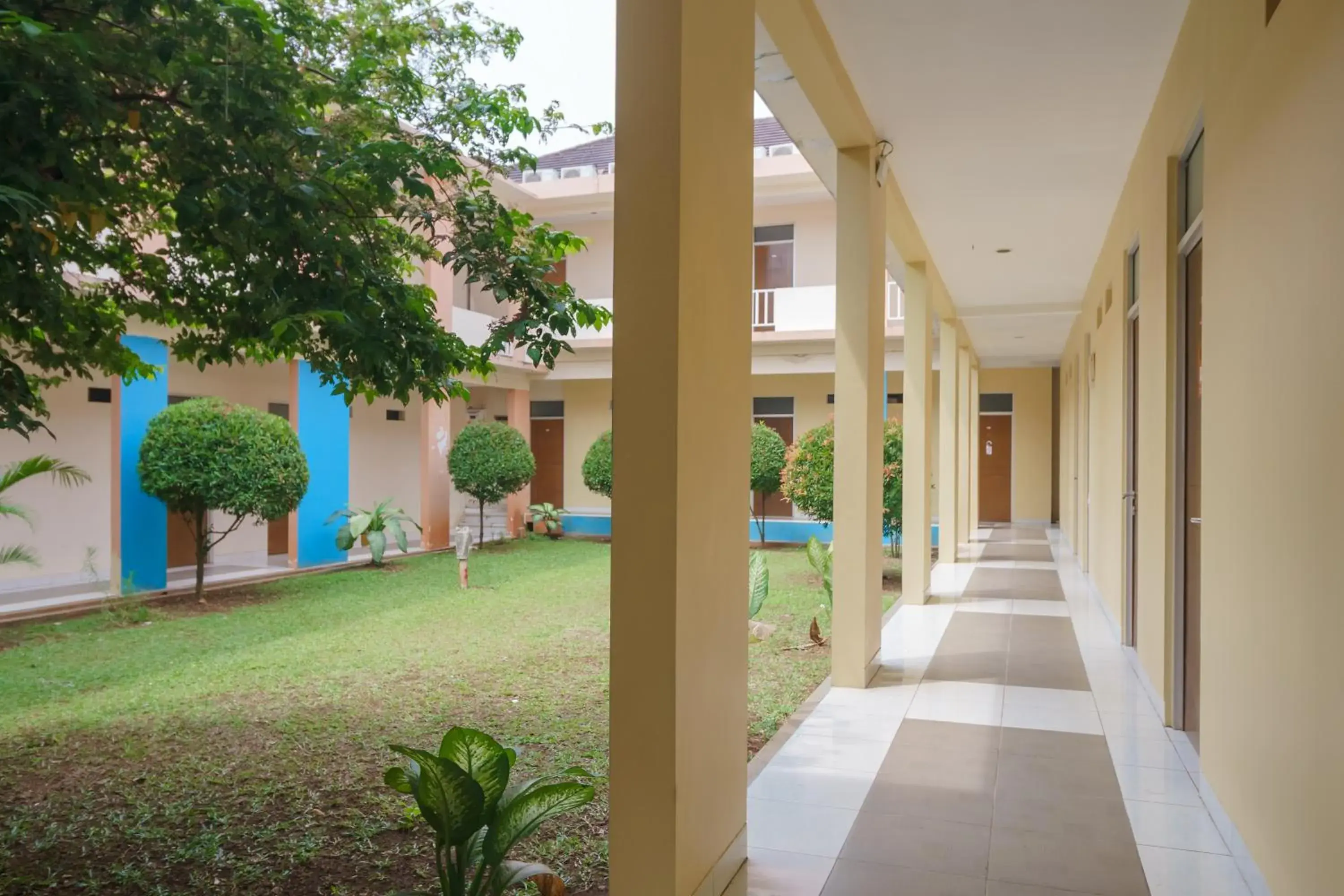 RedDoorz Syariah Plus @ Wisma Bougenville Karawaci RedDoorz Syariah Plus @ Wisma Bougenville Karawaci