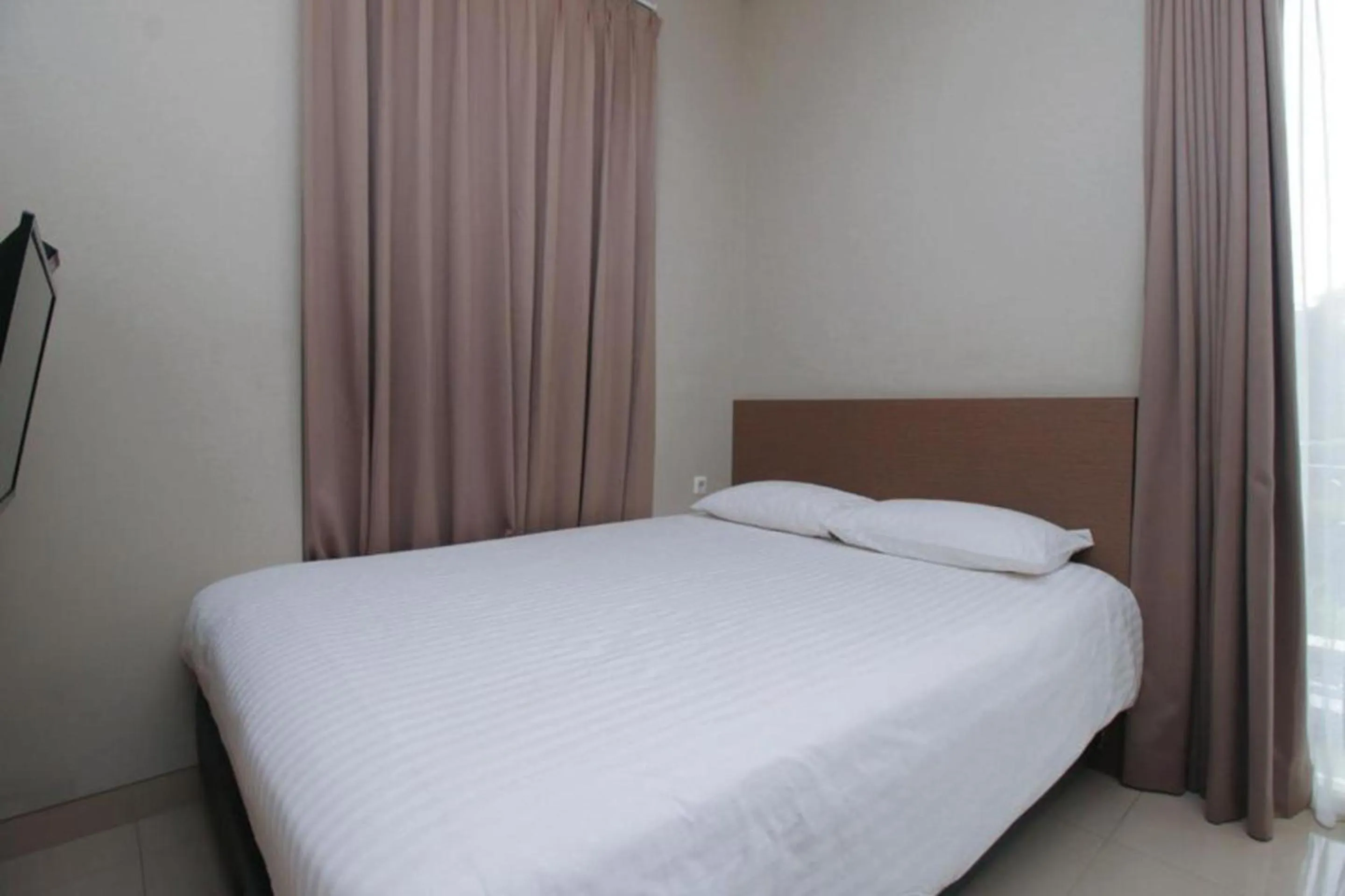 Photo of the whole room, Bed in Home 899 Patal Senayan