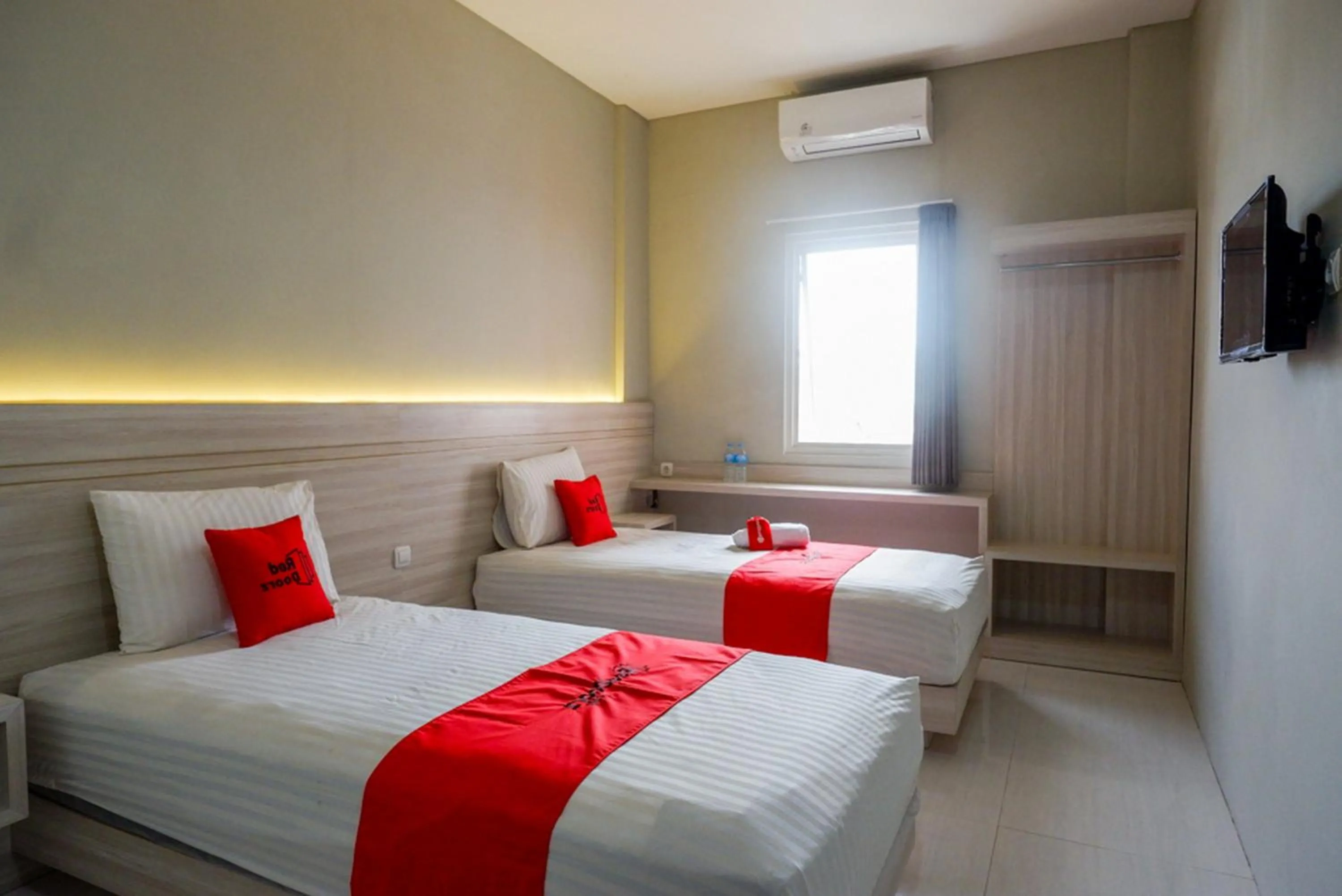 RedDoorz Syariah near PRPP Marina Semarang