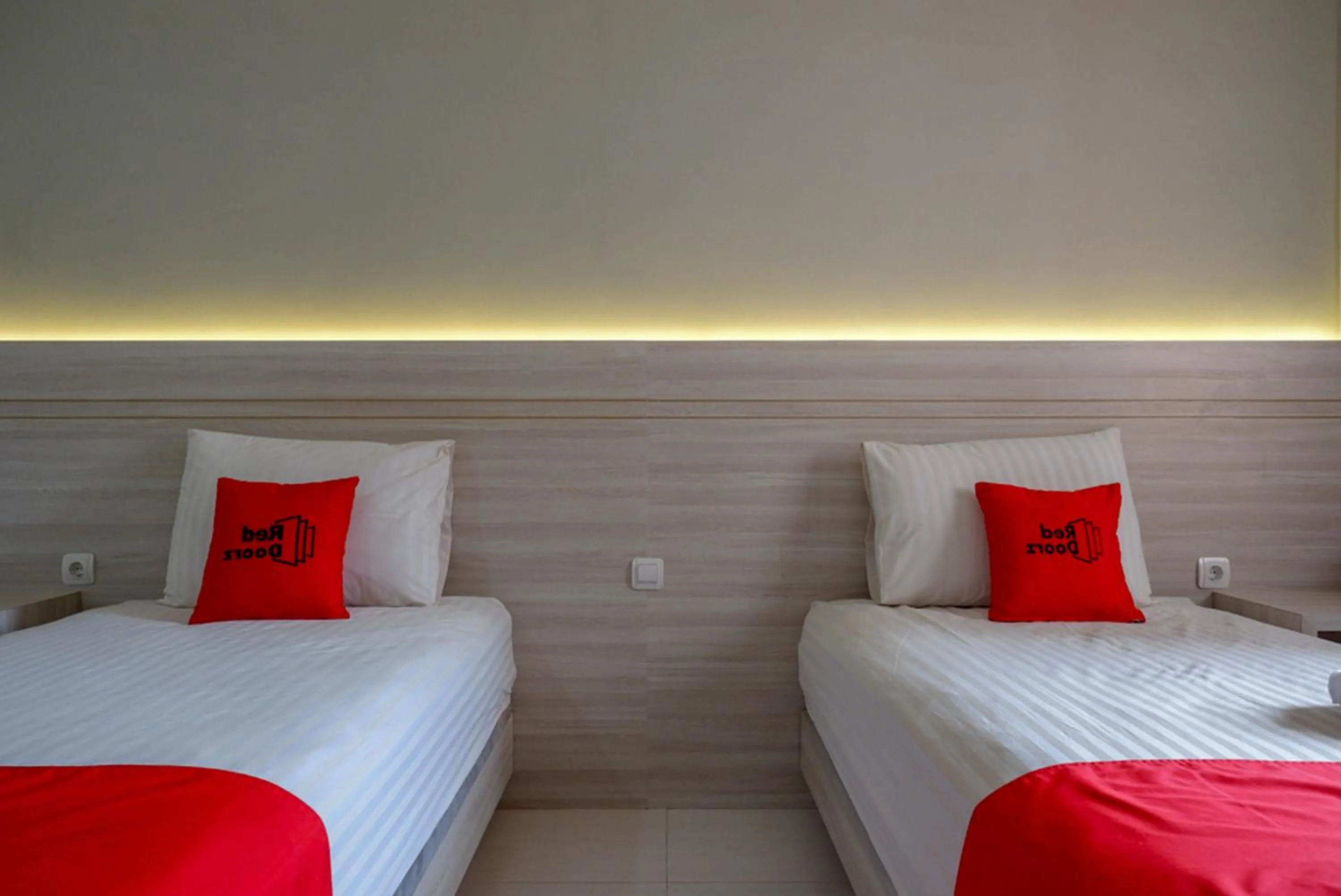 RedDoorz Syariah near PRPP Marina Semarang