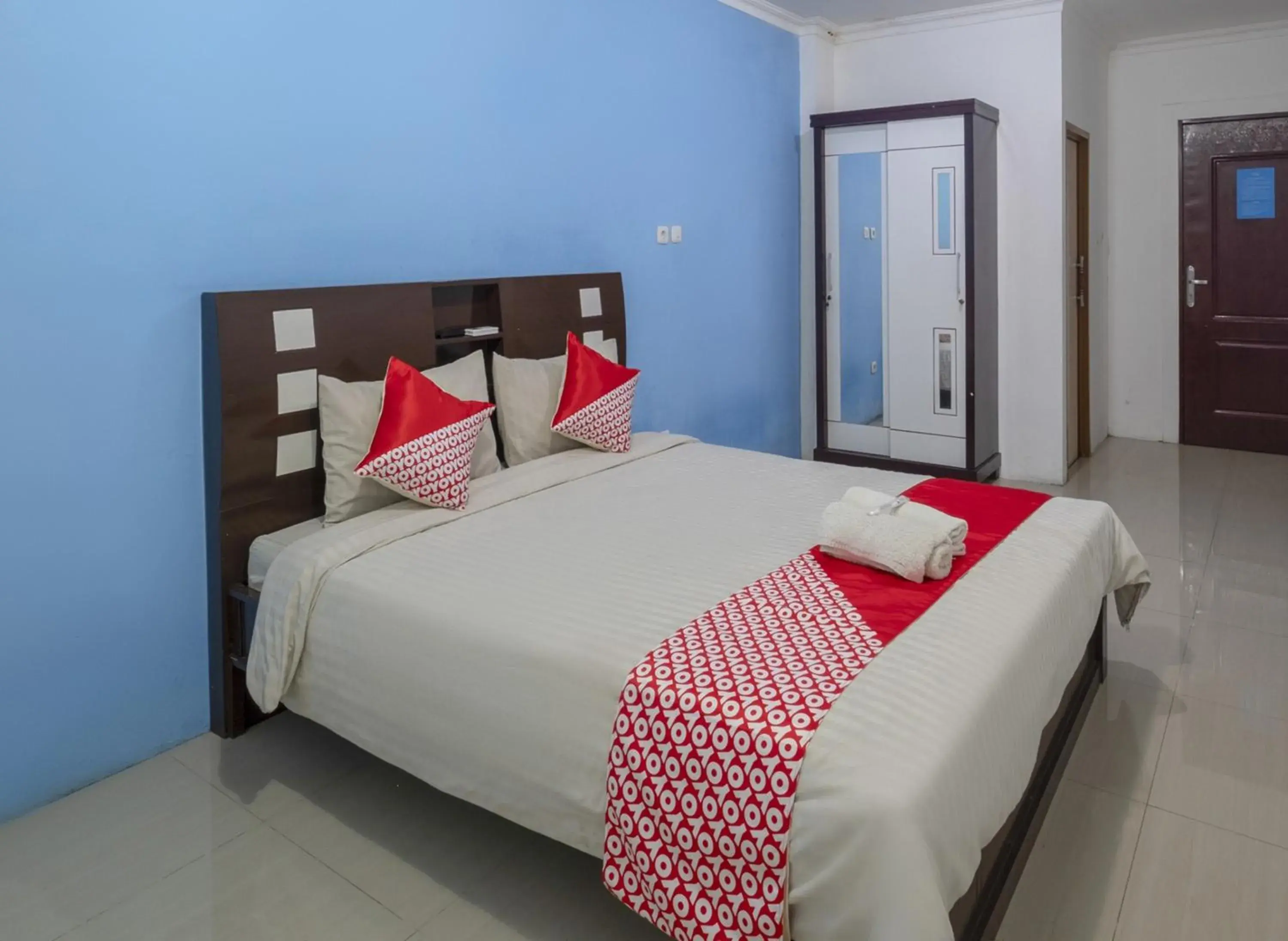 Photo of the whole room, Bed in Hotel O Cibubur Near Cibubur Junction Formerly Comfort Residence Photo of the whole room, Bed in Hotel O Cibubur Near Cibubur Junction Formerly Comfort Residence