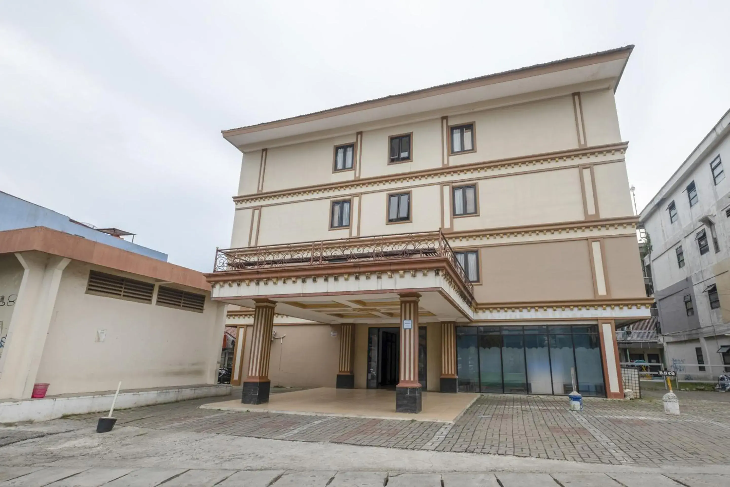 Facade/entrance in Hotel O Cibubur Near Cibubur Junction Formerly Comfort Residence Facade/entrance in Hotel O Cibubur Near Cibubur Junction Formerly Comfort Residence