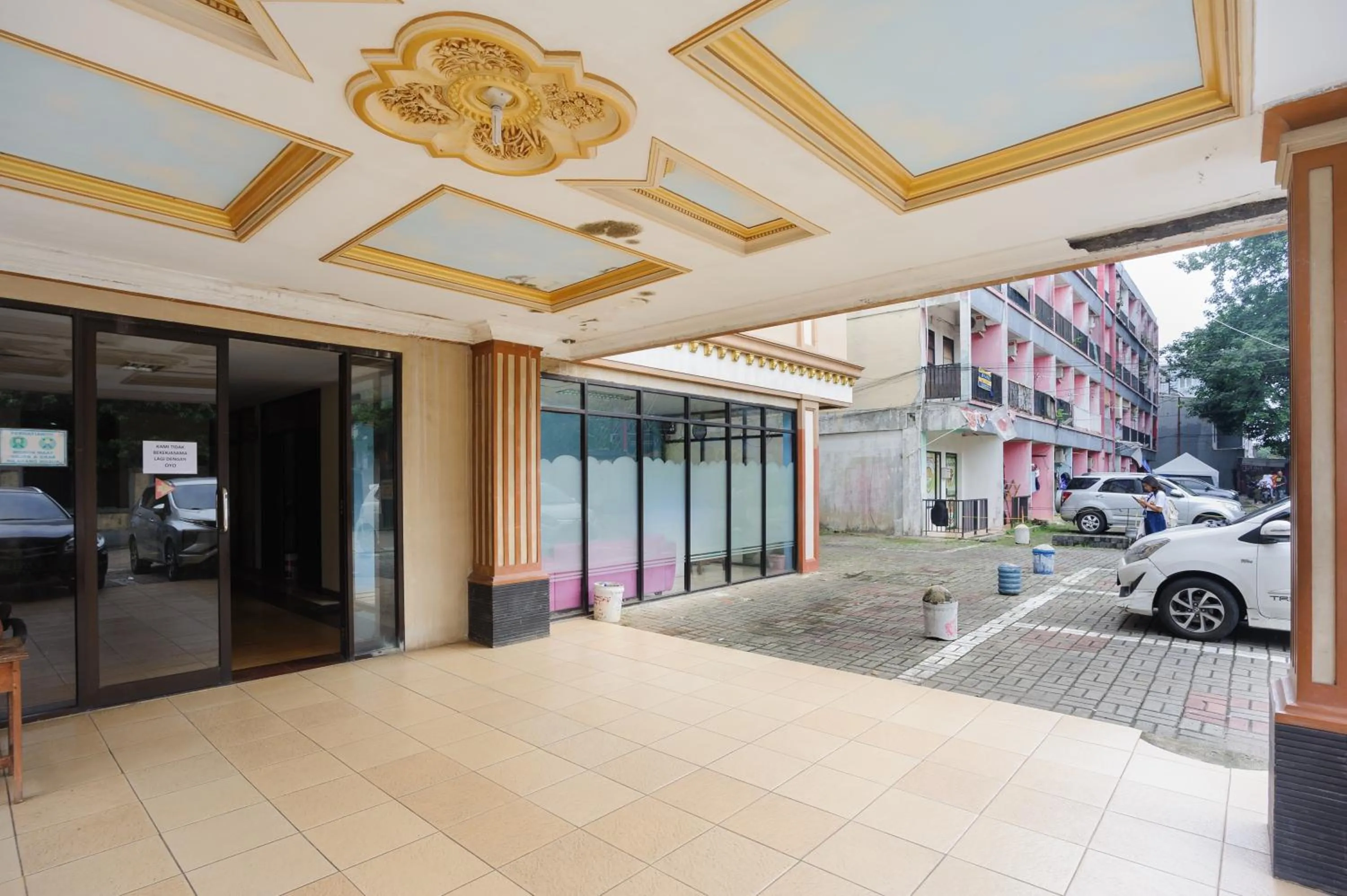 Property building in Super OYO 3747 Comfort Residence