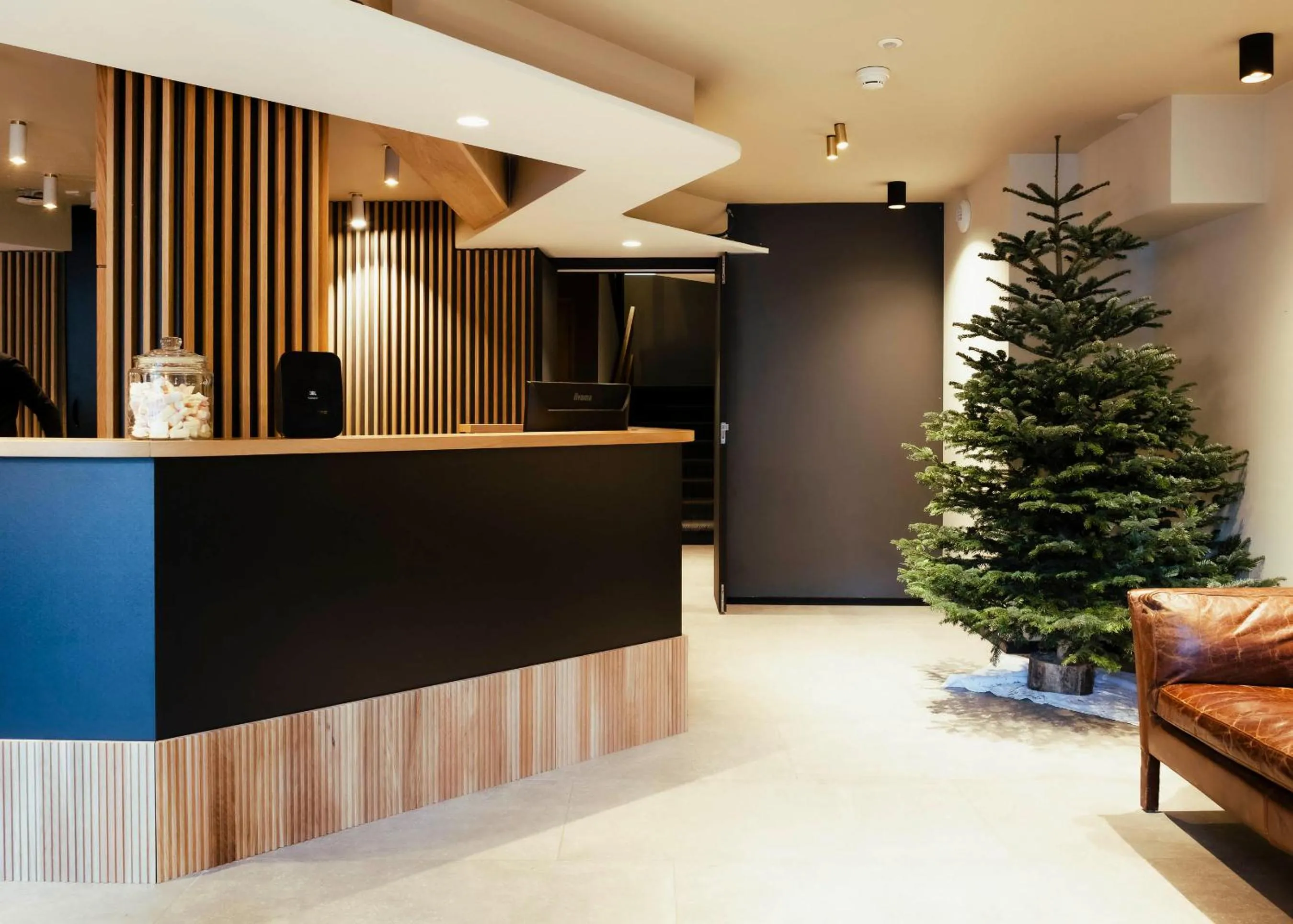 Lobby or reception in Best Western Chalet les Saytels