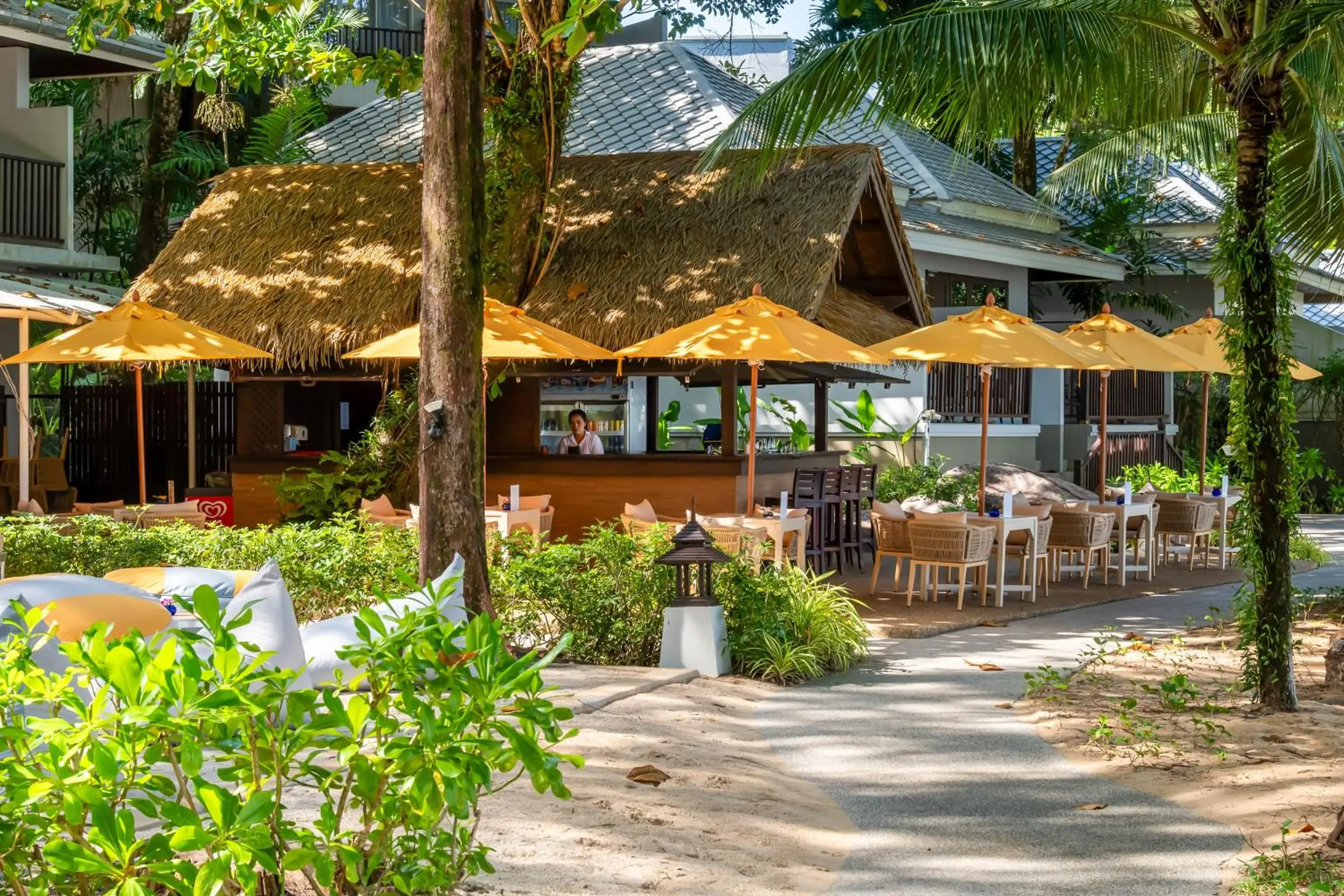 Lounge or bar in SENTIDO Khao Lak Lounge or bar in SENTIDO Khao Lak