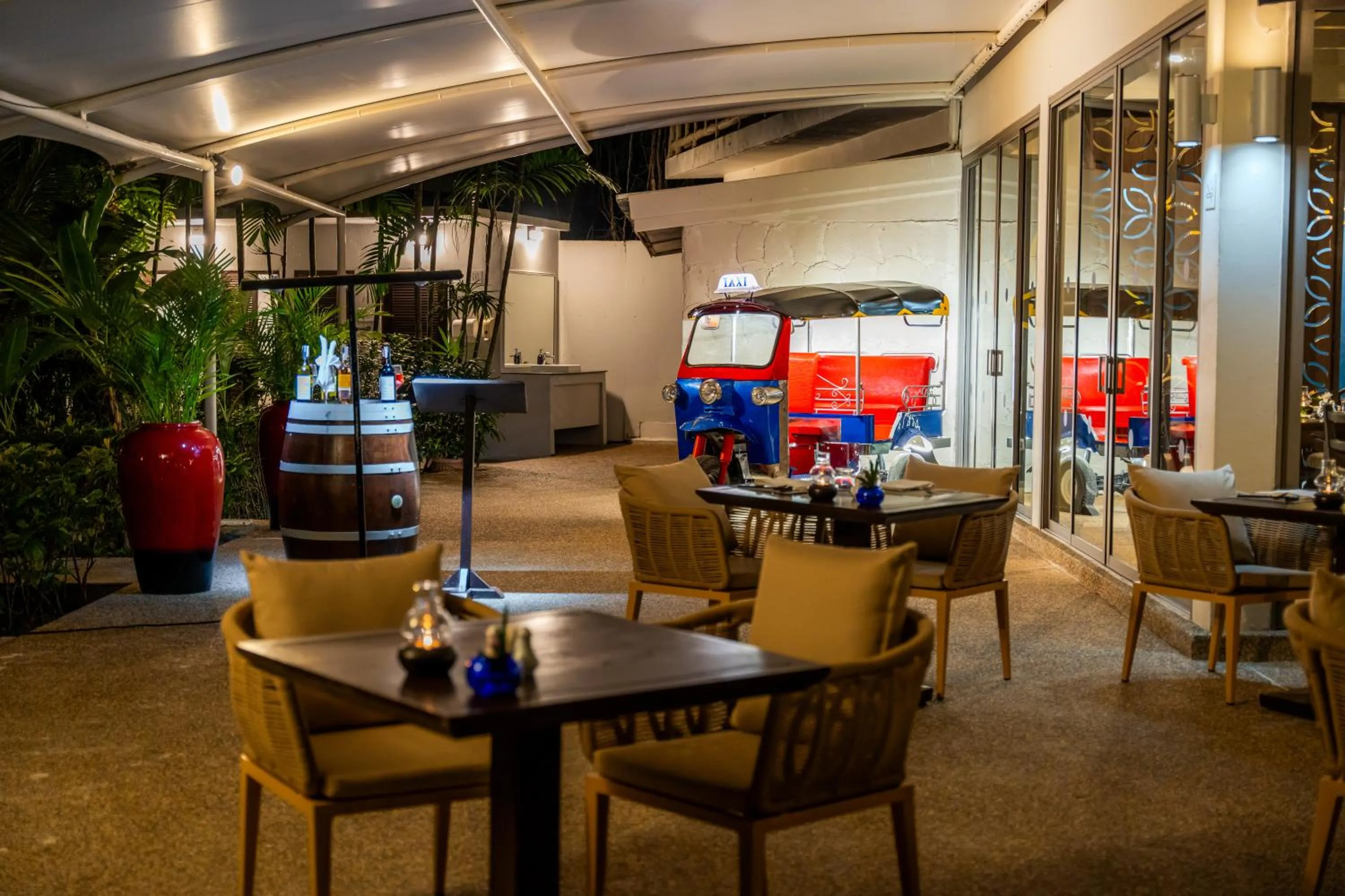 Restaurant/places to eat in SENTIDO Khao Lak