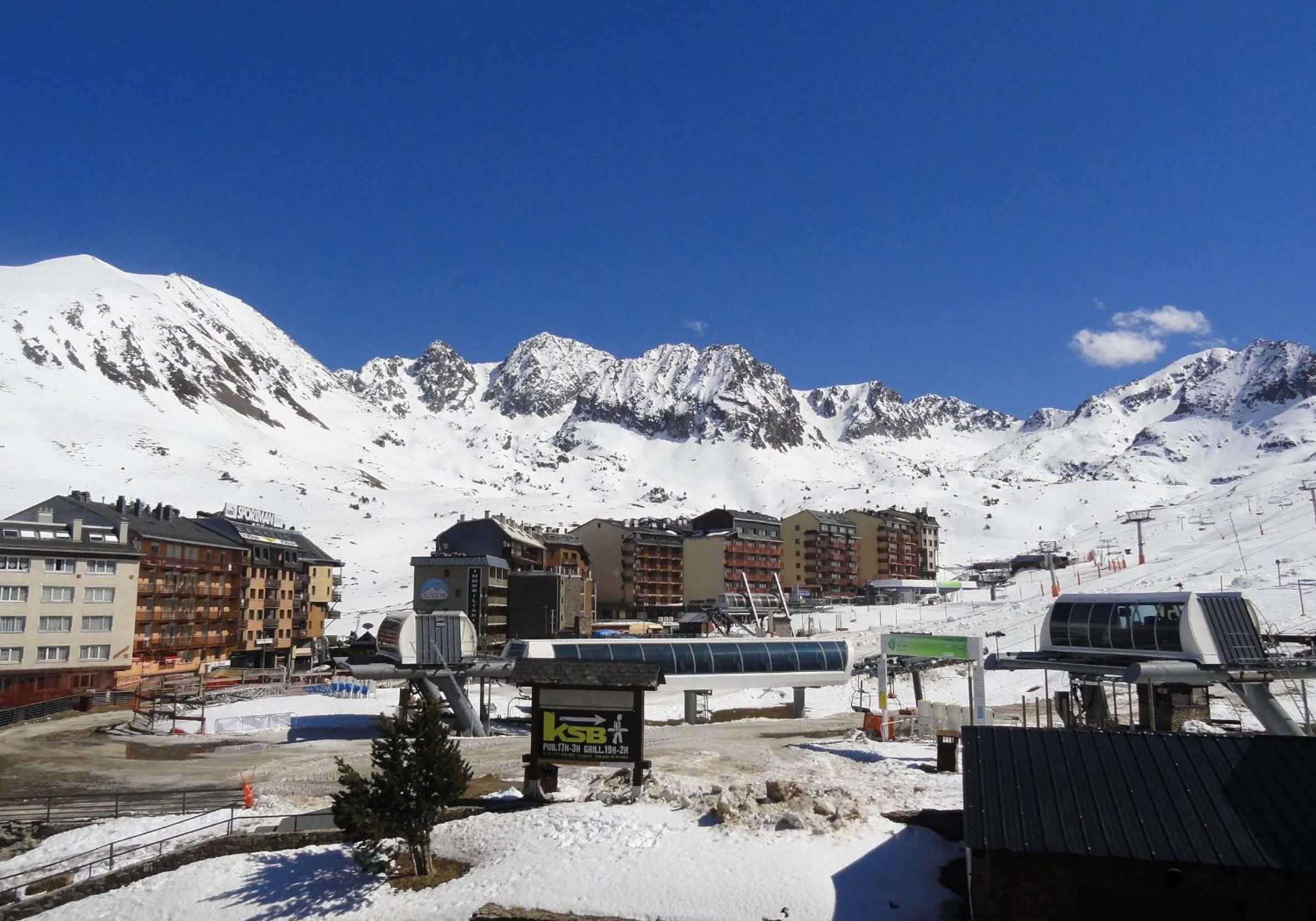 Area and facilities in Altissim Tres Estrelles