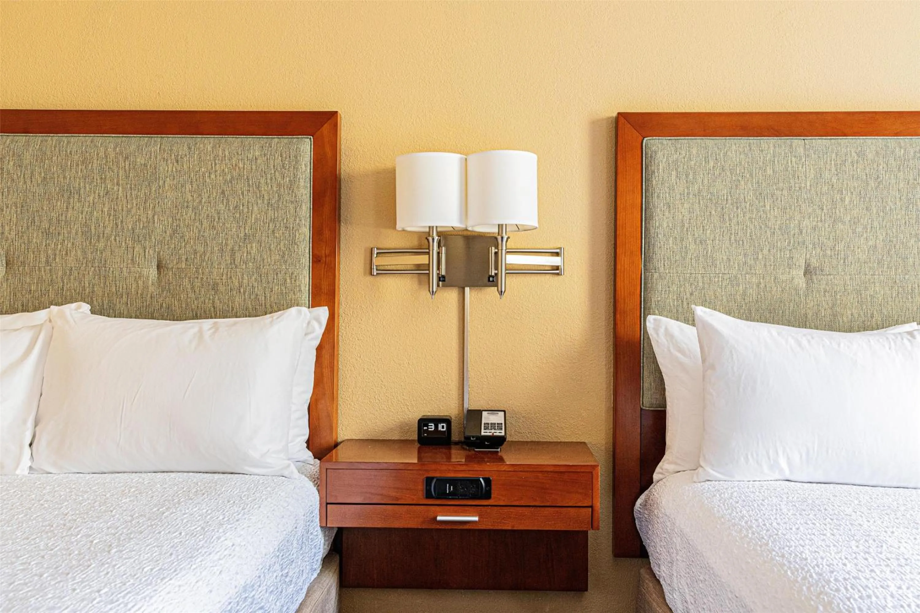 Bed in Hampton Inn Charleston-Daniel Island