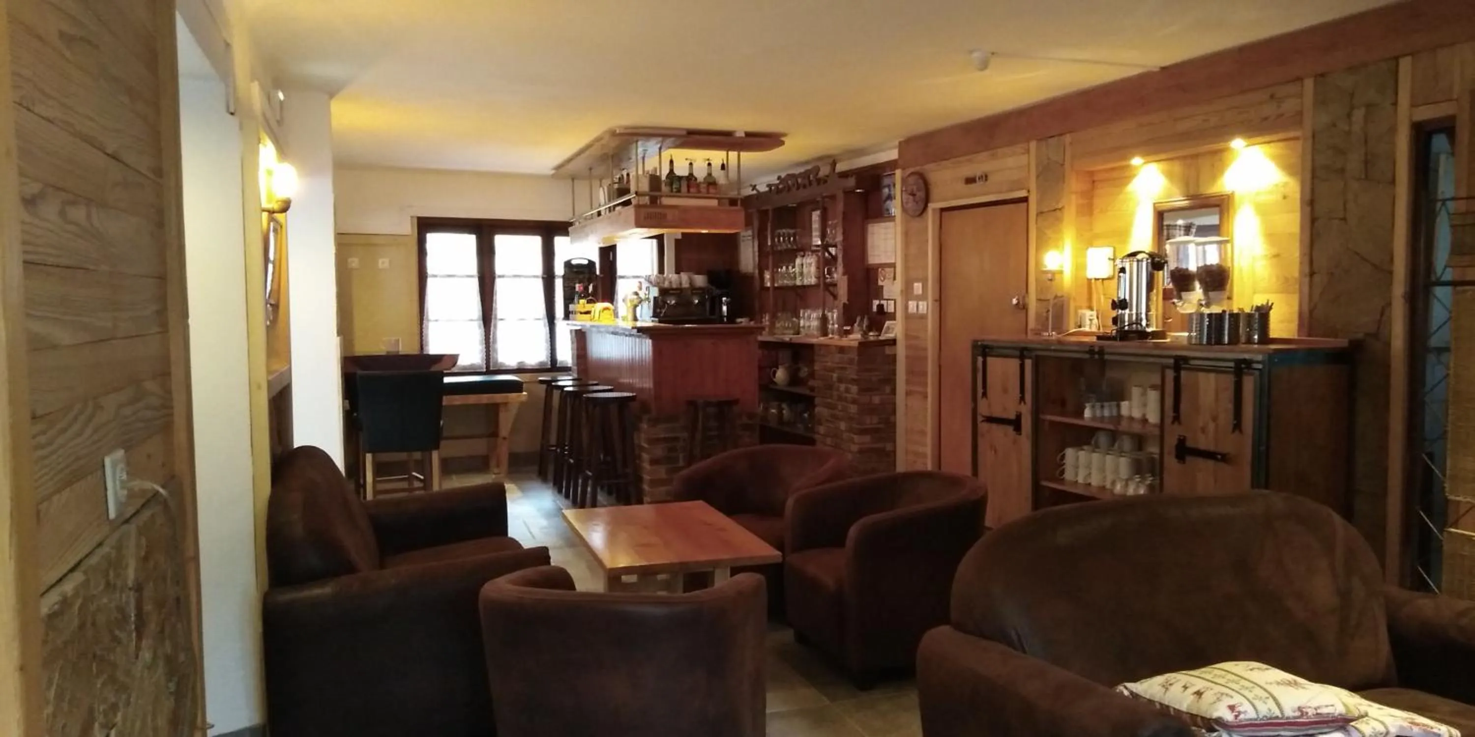 Restaurant/places to eat in Le Dôme