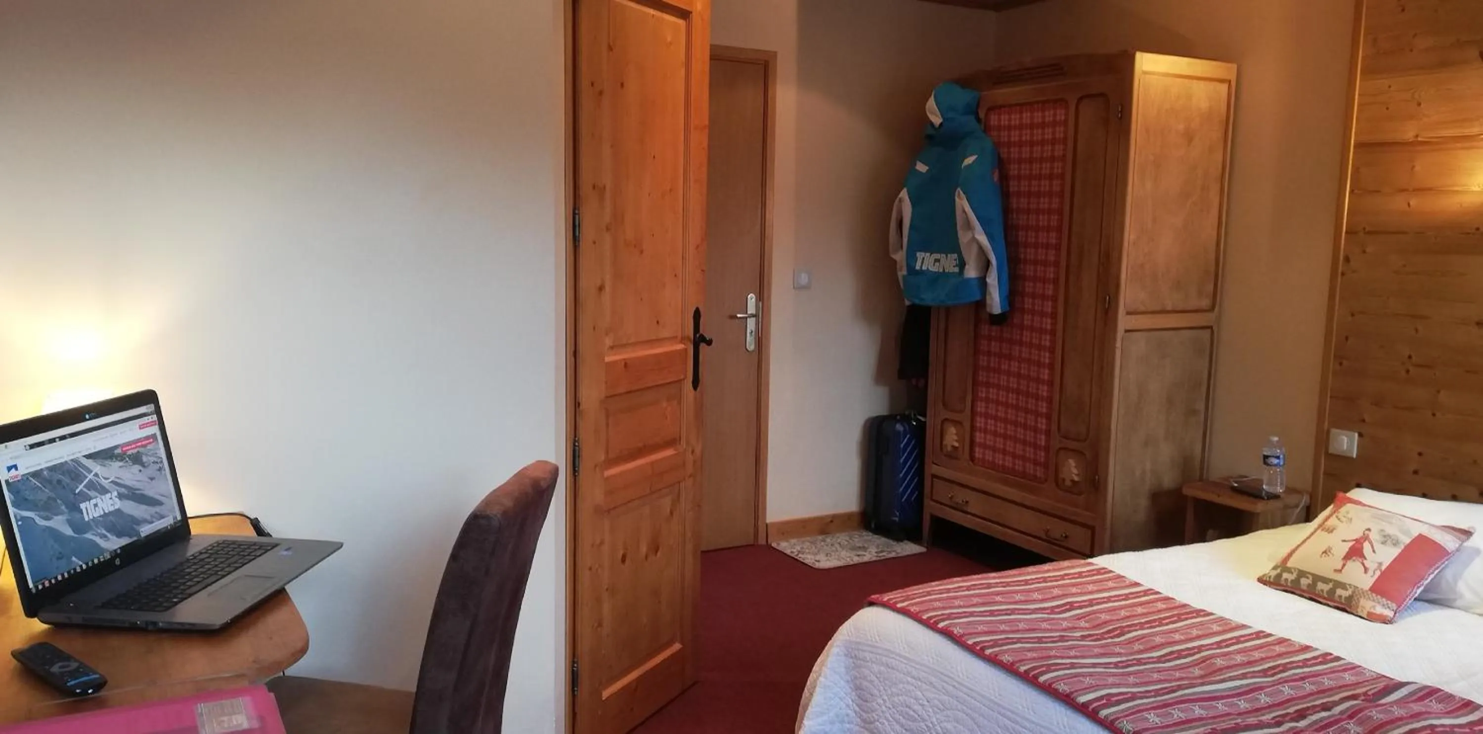 TV and multimedia, Bed in Le Dôme