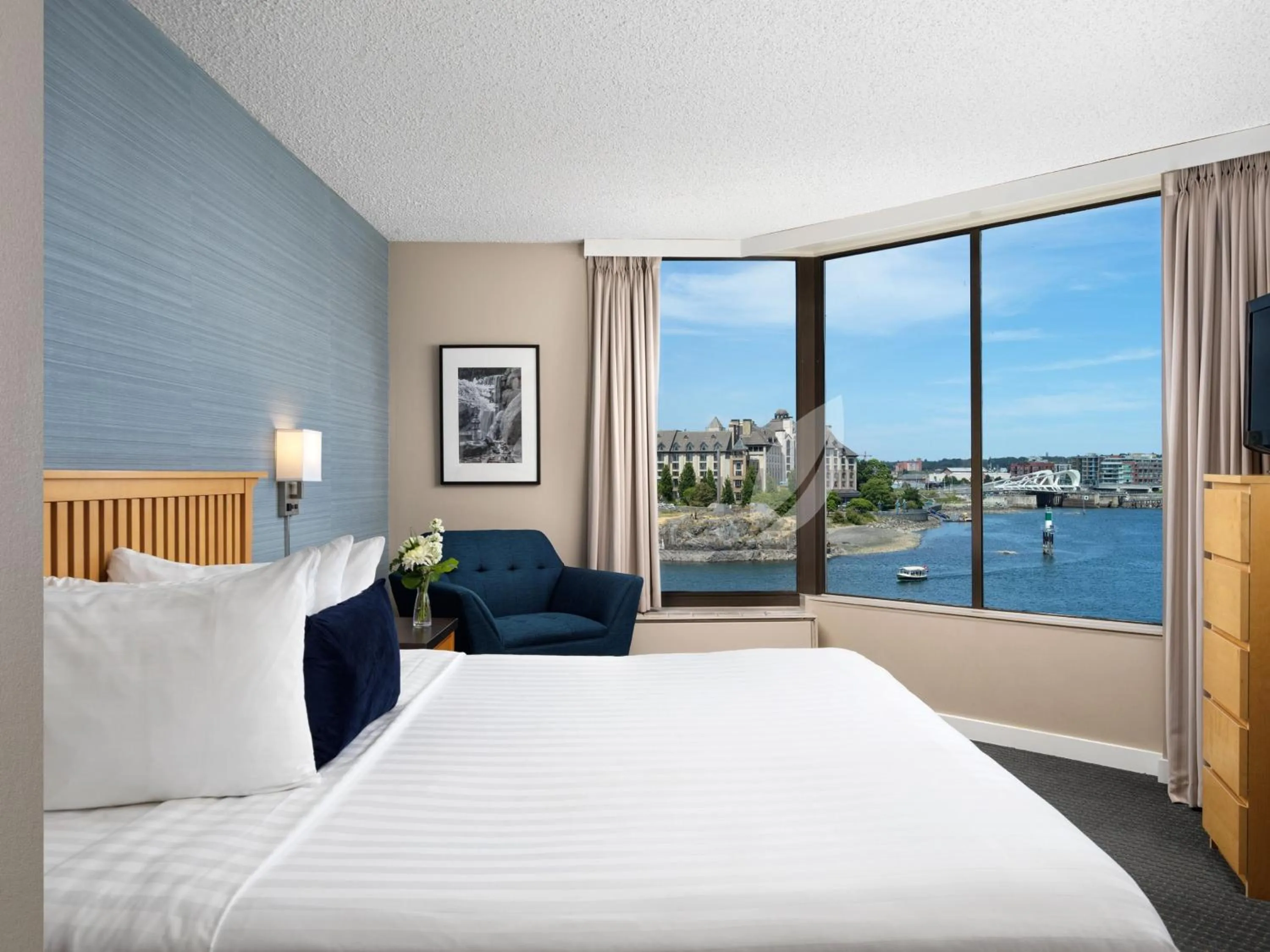 Bedroom, Bed in Inn at Laurel Point