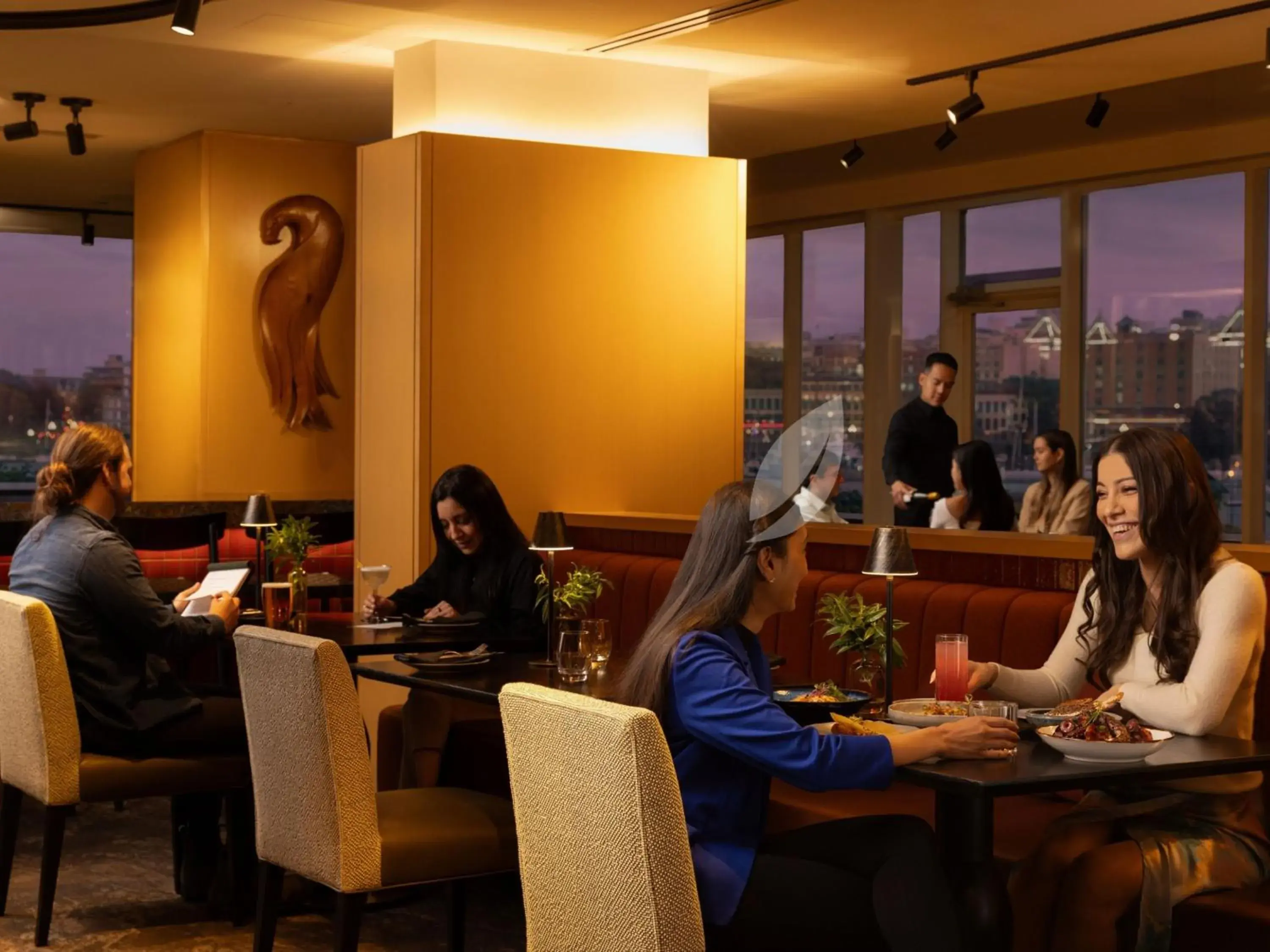 Restaurant/places to eat in Inn at Laurel Point Restaurant/places to eat in Inn at Laurel Point