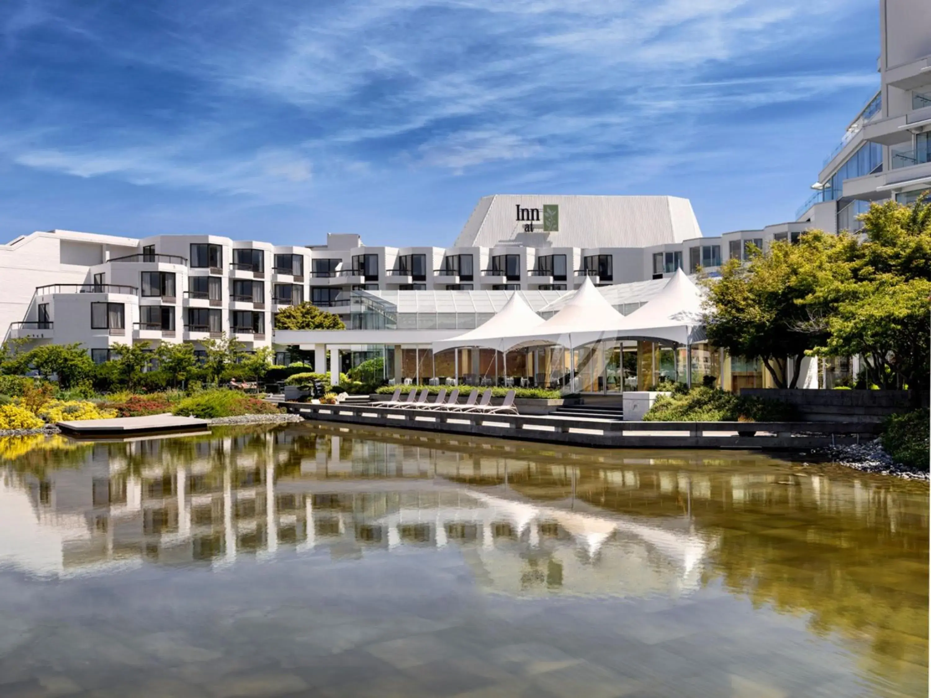 Property building in Inn at Laurel Point Property building in Inn at Laurel Point