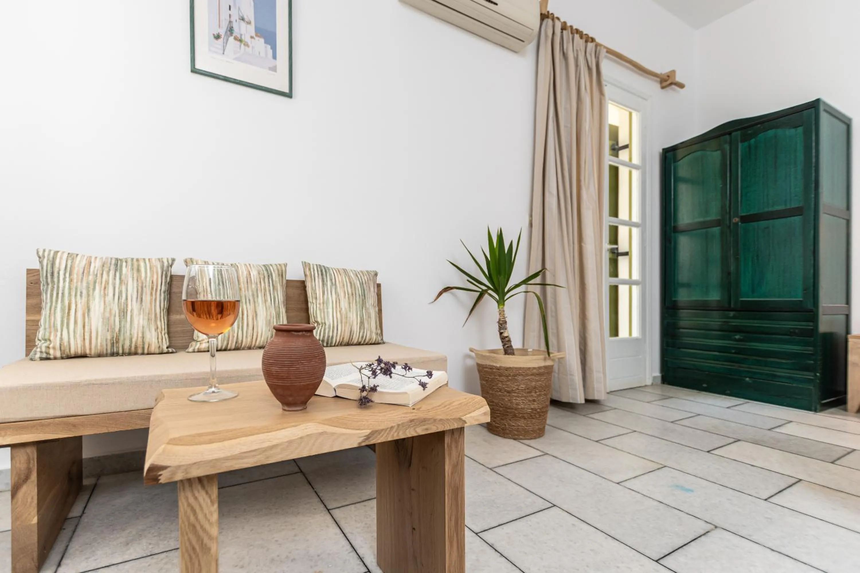 Bedroom in Studios Vrettos Beachfront Hotel