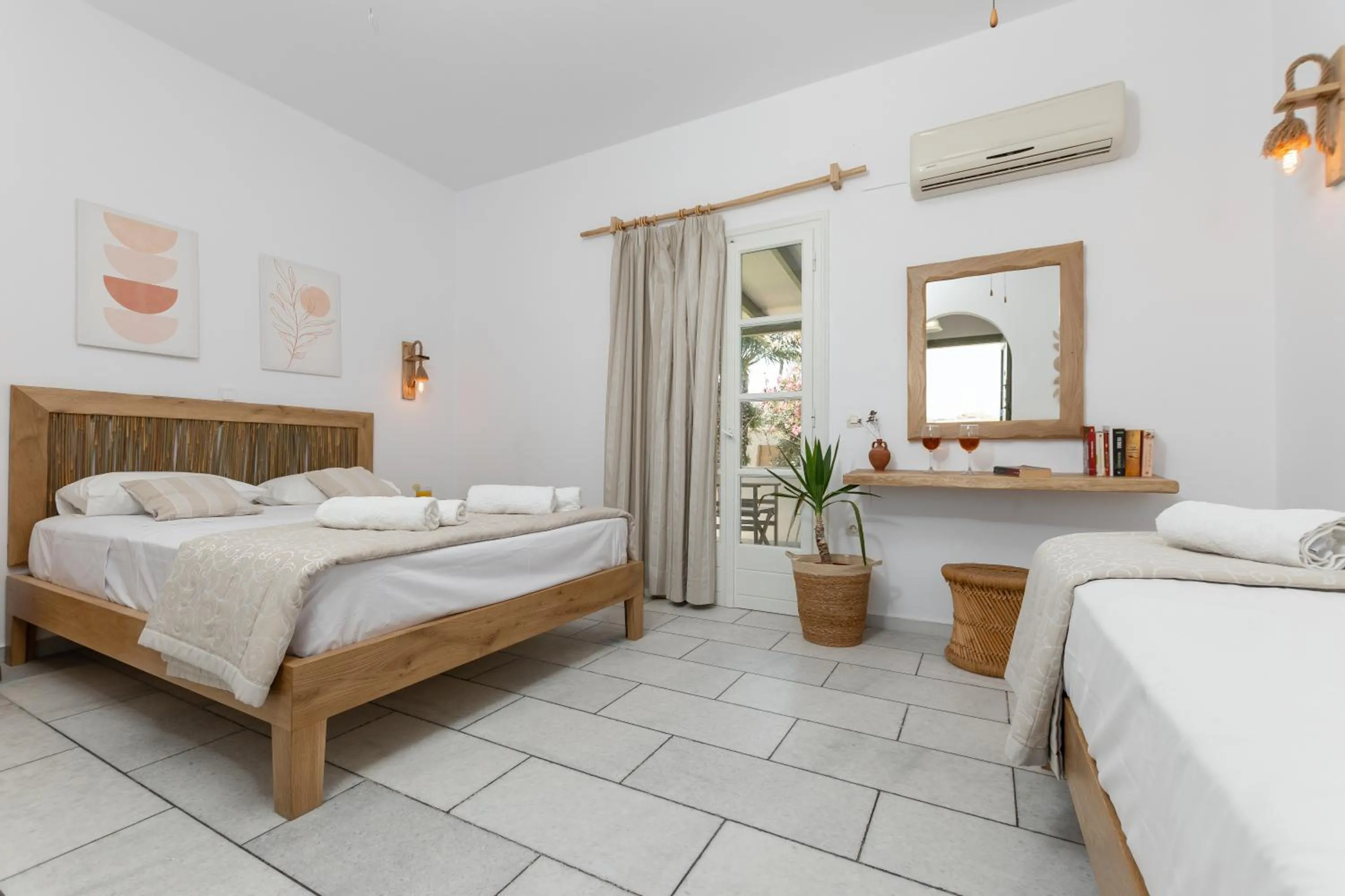 Bathroom, Bed in Studios Vrettos Beachfront Hotel