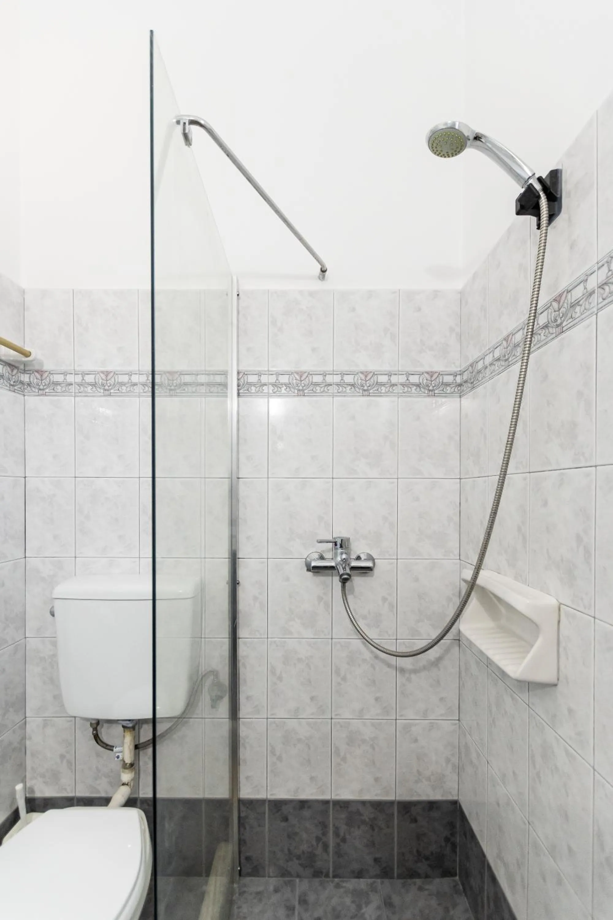 Bathroom in Studios Vrettos Beachfront Hotel