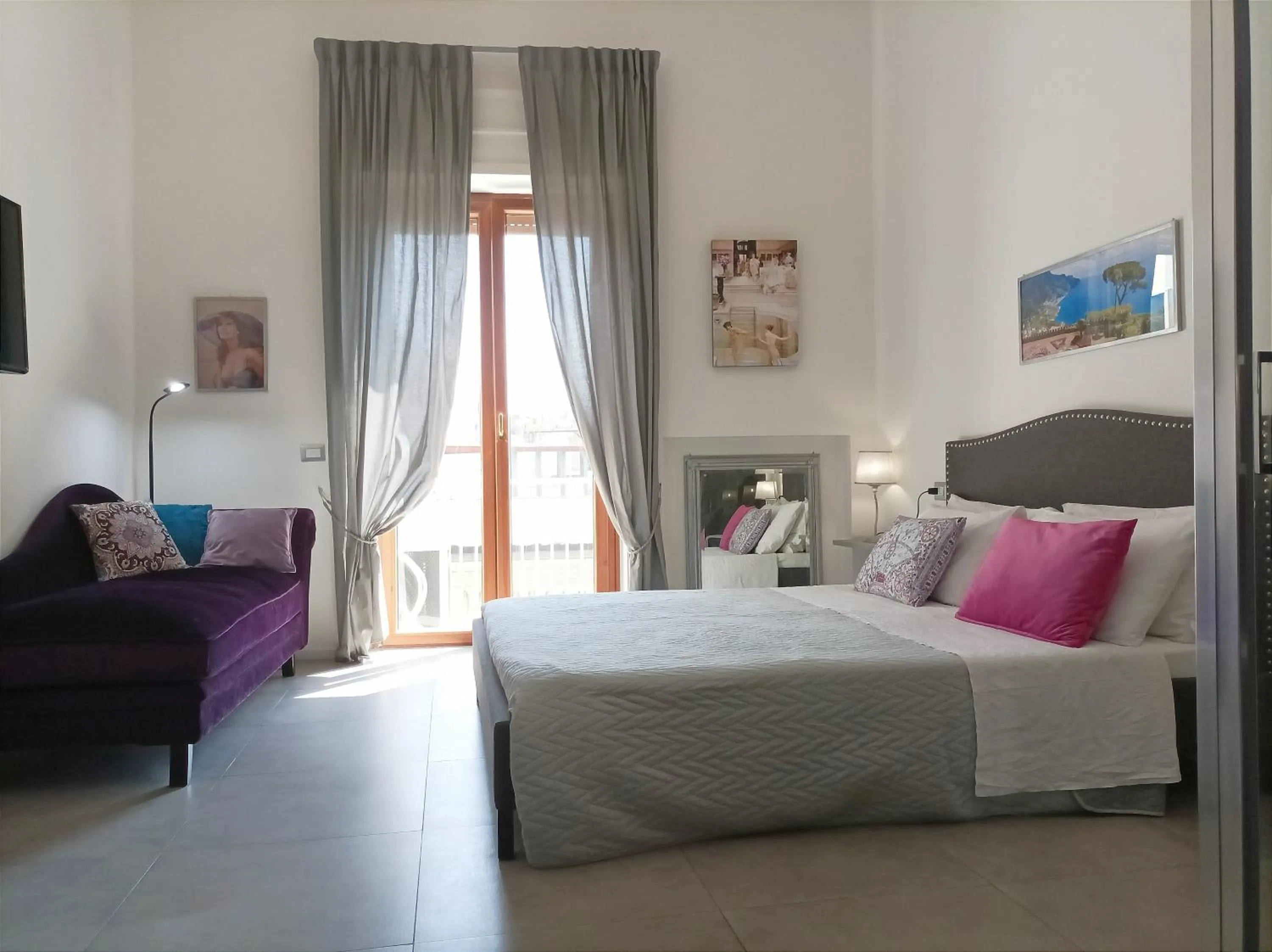 Photo of the whole room, Bed in Symposion B&B Apart