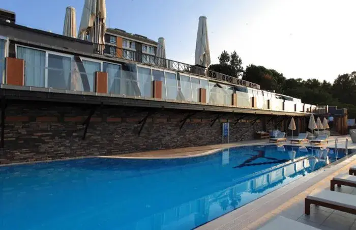 Swimming pool in Atik Hotel Swimming pool in Atik Hotel