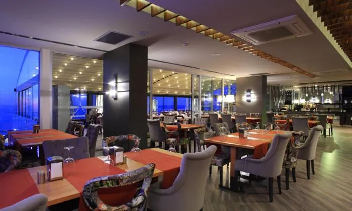Restaurant/places to eat in Atik Hotel