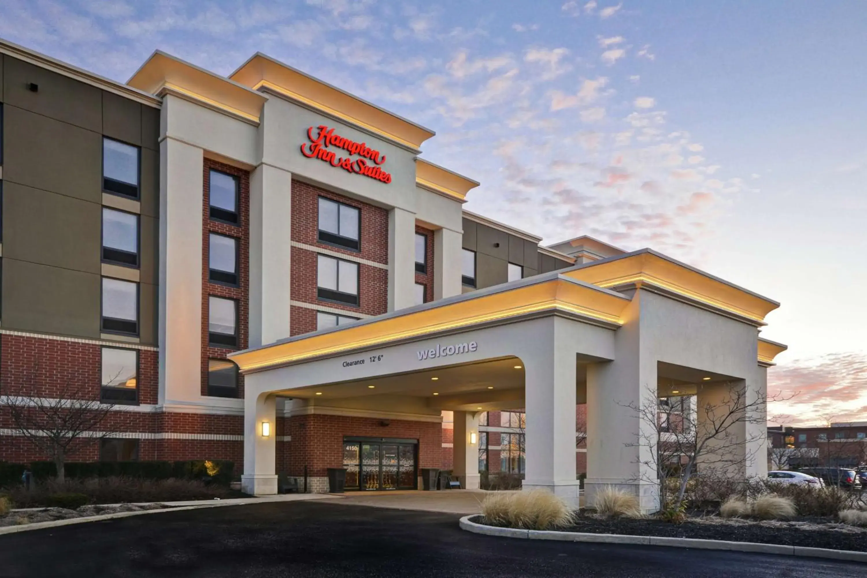 Property building in Hampton Inn & Suites Columbus-Easton Area Property building in Hampton Inn & Suites Columbus-Easton Area