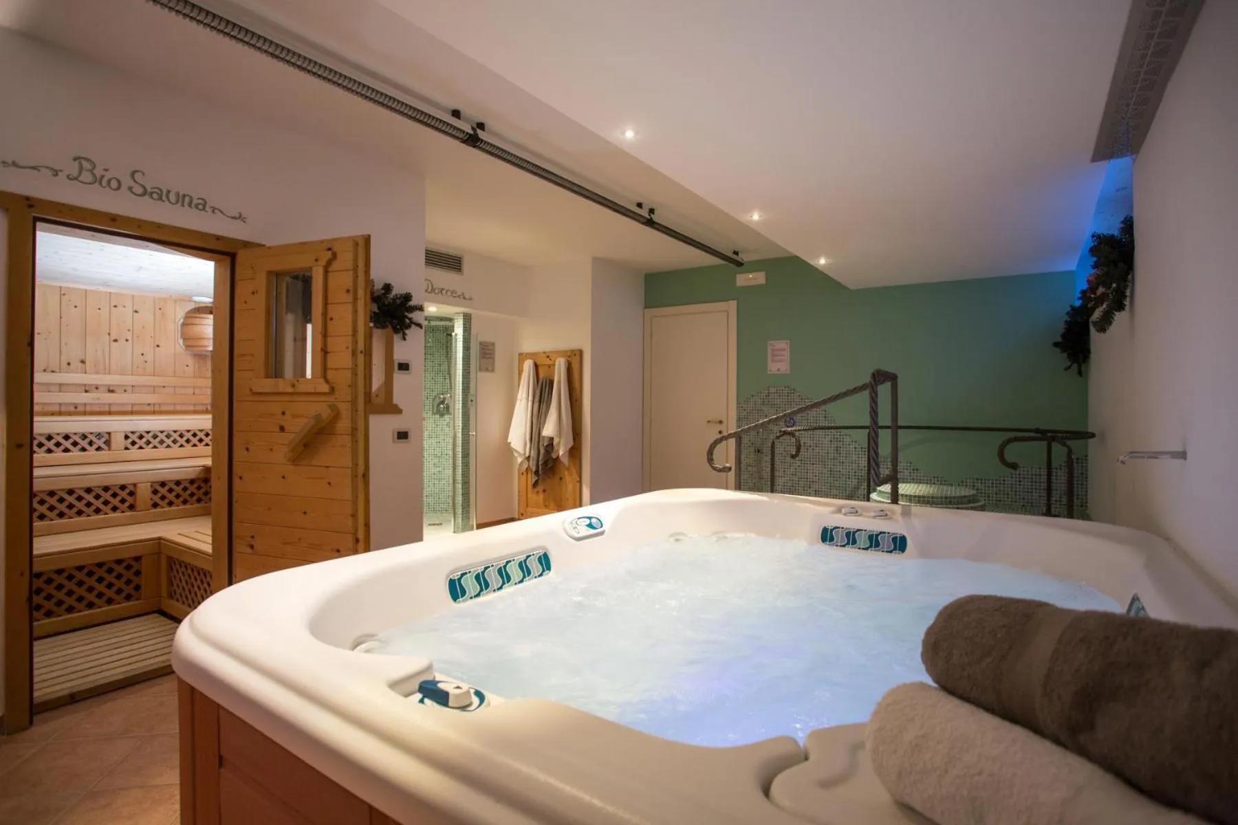 Hot Tub in Park Hotel Sacro Cuore