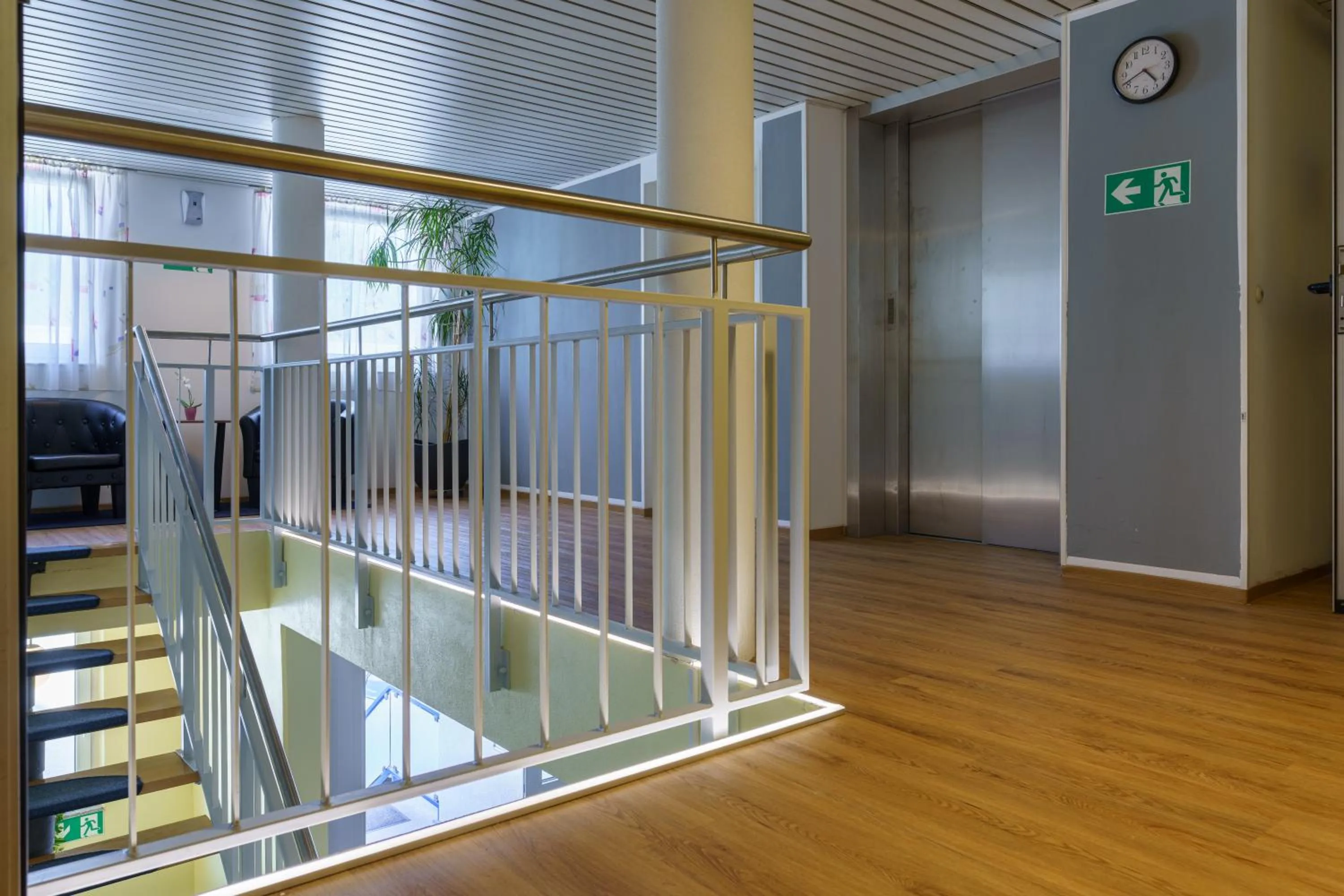 Property building in Hotel Drei König- Ihr Transithotel