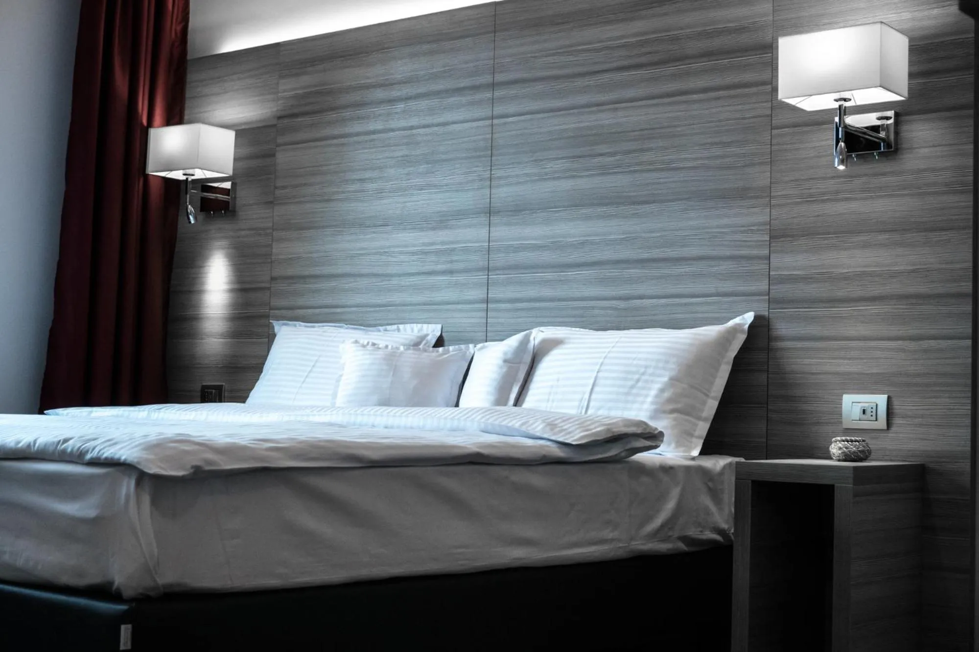 Bed in Pensiunea Negoiu