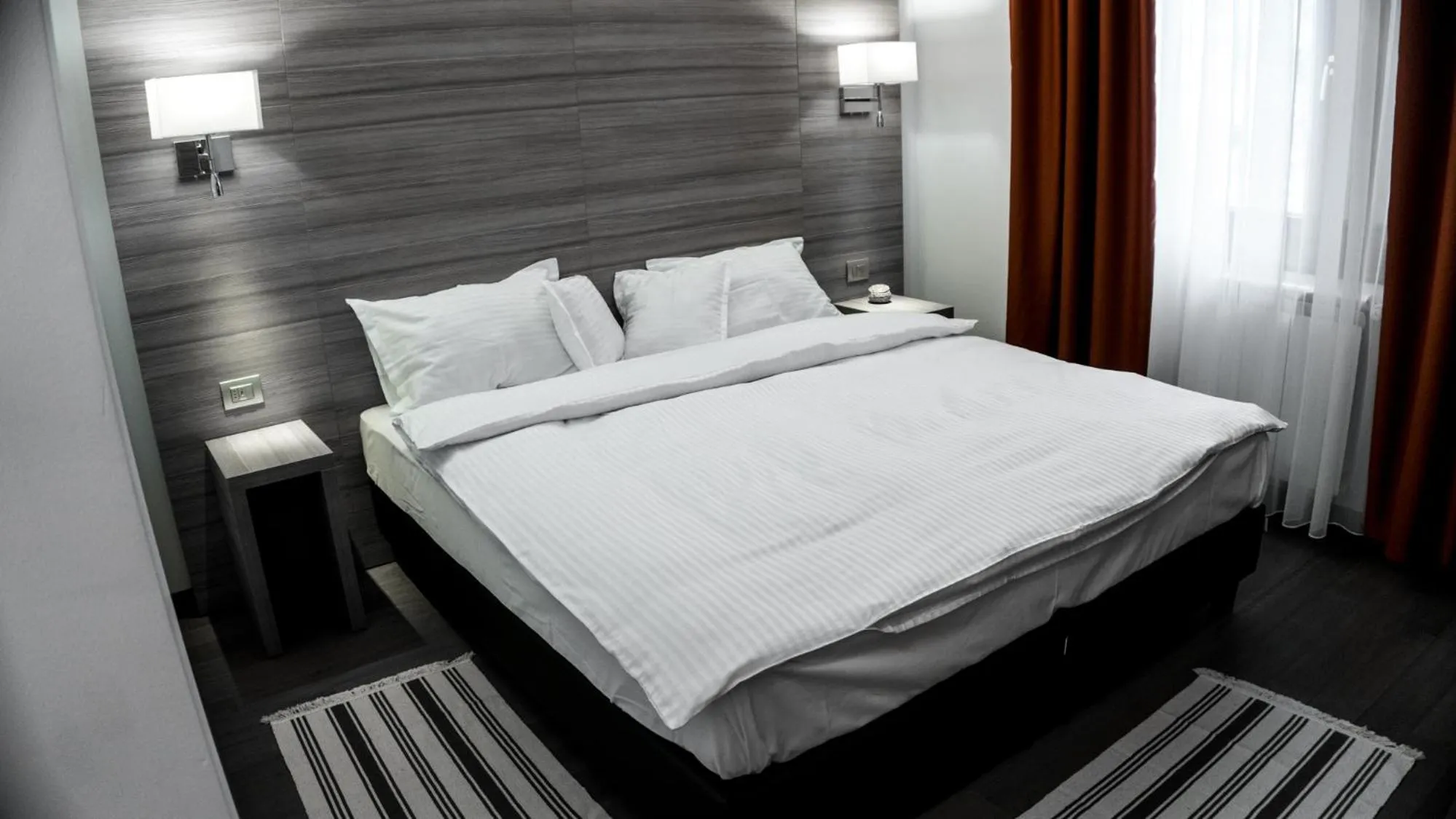 Bed in Pensiunea Negoiu