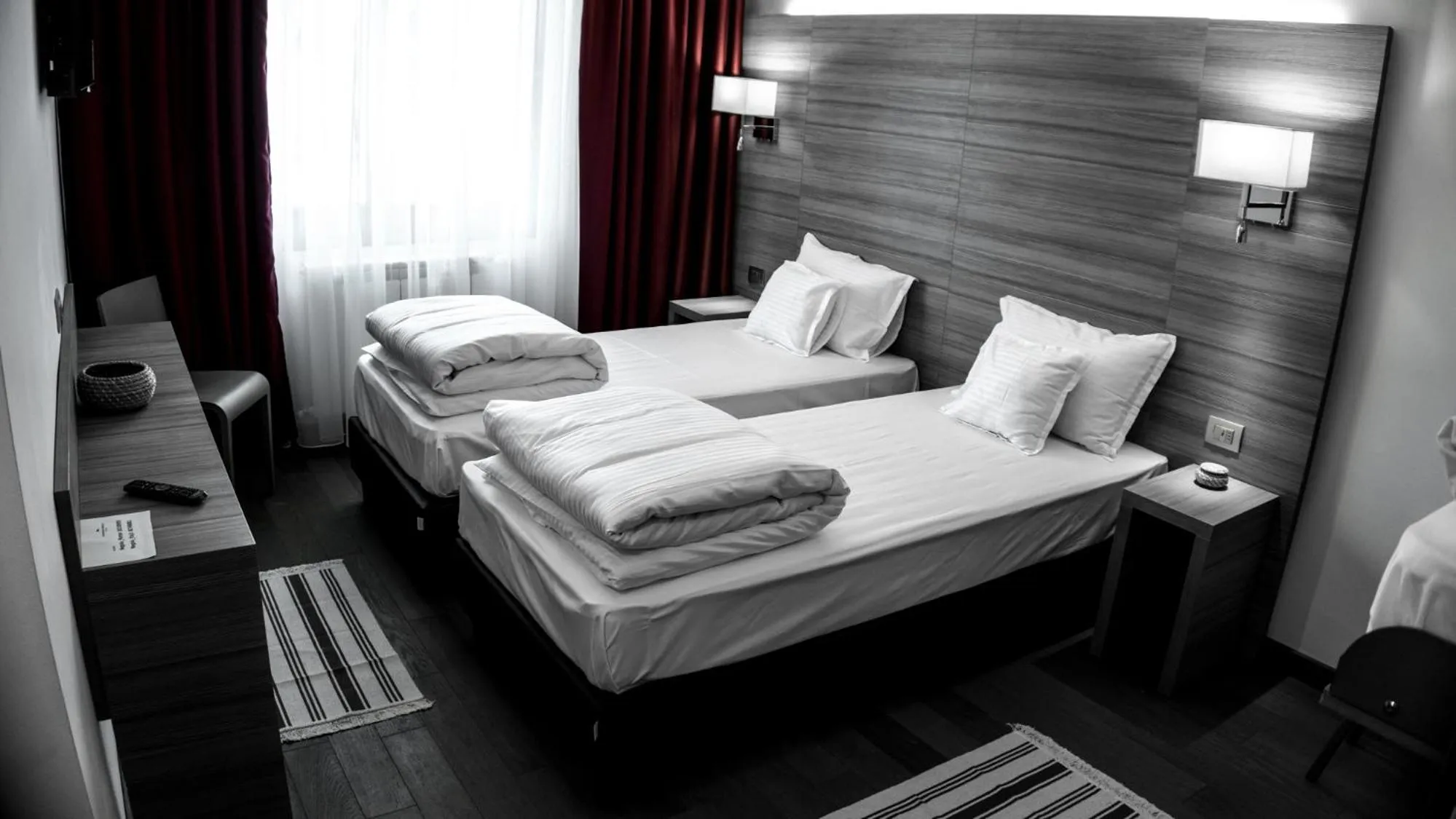 Bed in Pensiunea Negoiu