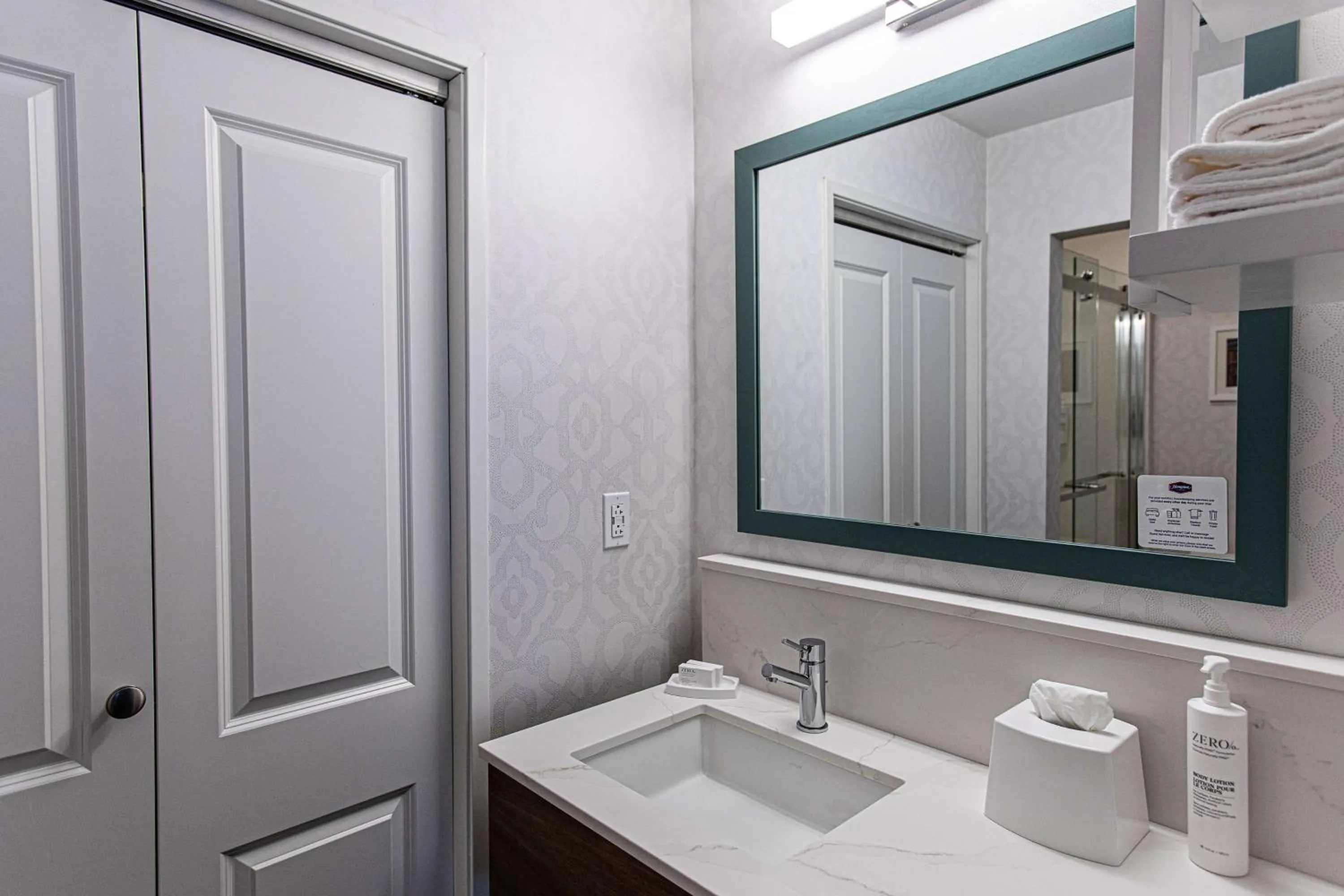 Bathroom in Hampton Inn & Suites Charleston-West Ashley