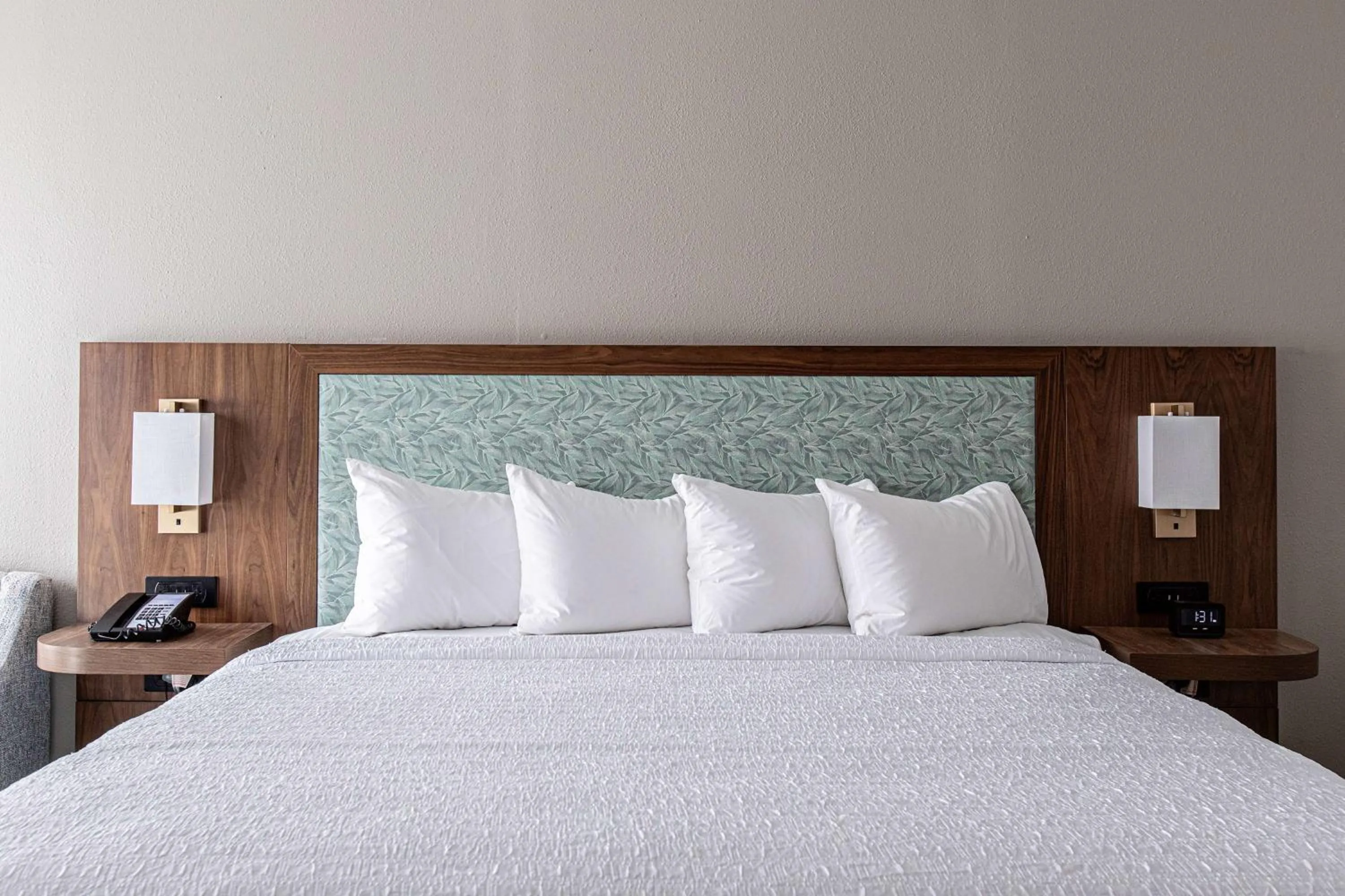 Bed in Hampton Inn & Suites Charleston-West Ashley