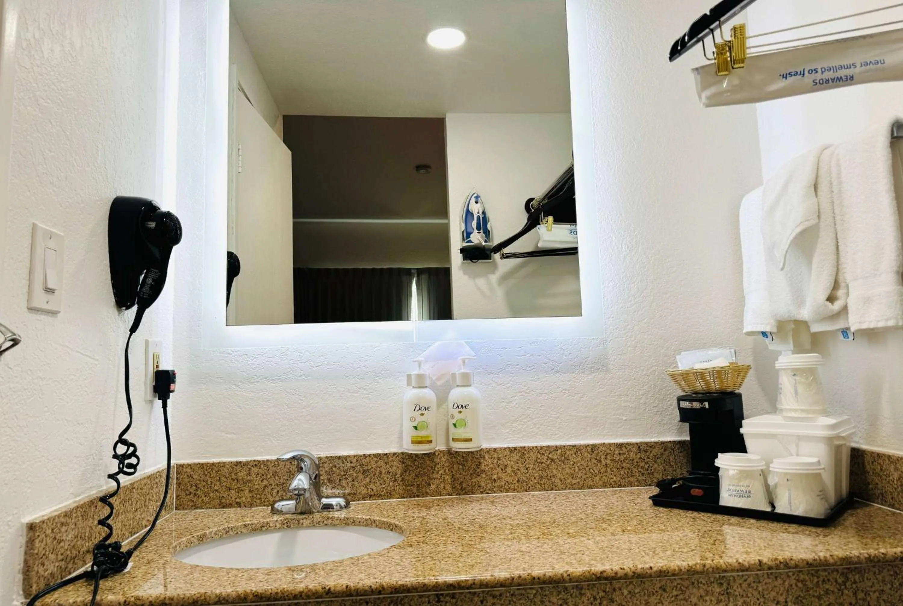 TV and multimedia in Ramada by Wyndham San Diego Airport