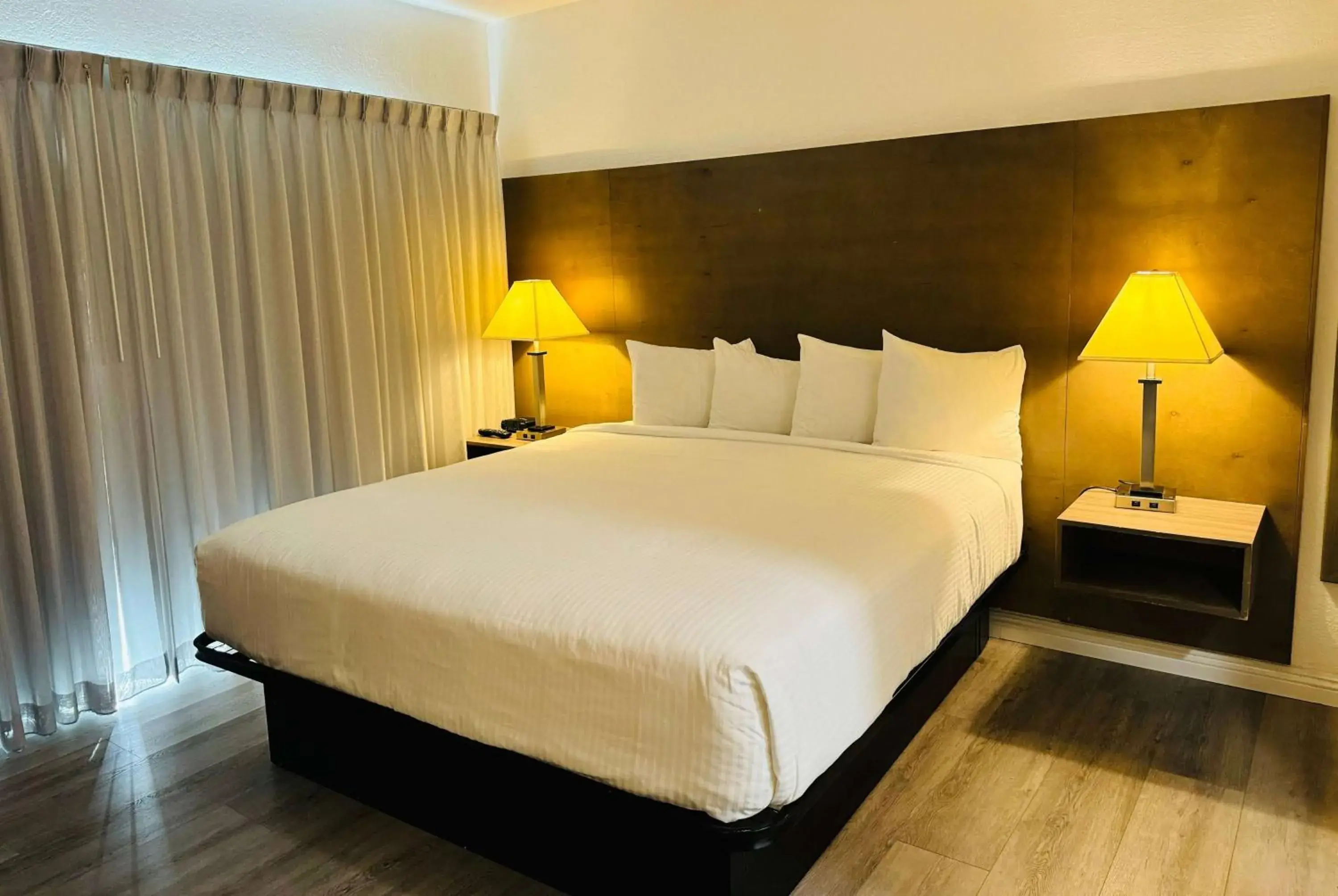 King Room with Harbor View - Non-Smoking in Ramada by Wyndham San Diego Airport King Room with Harbor View - Non-Smoking in Ramada by Wyndham San Diego Airport