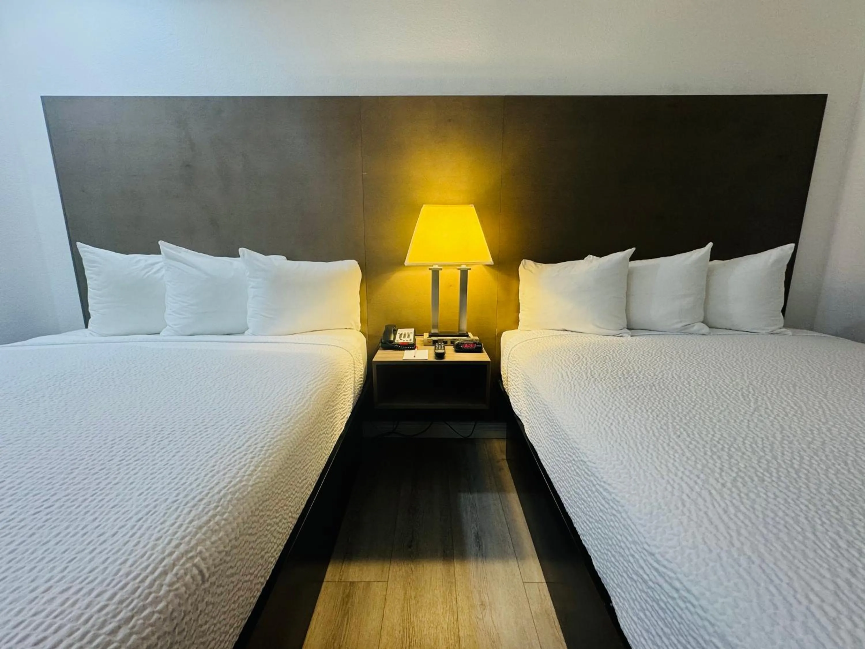 Bedroom, Bed in Ramada by Wyndham San Diego Airport