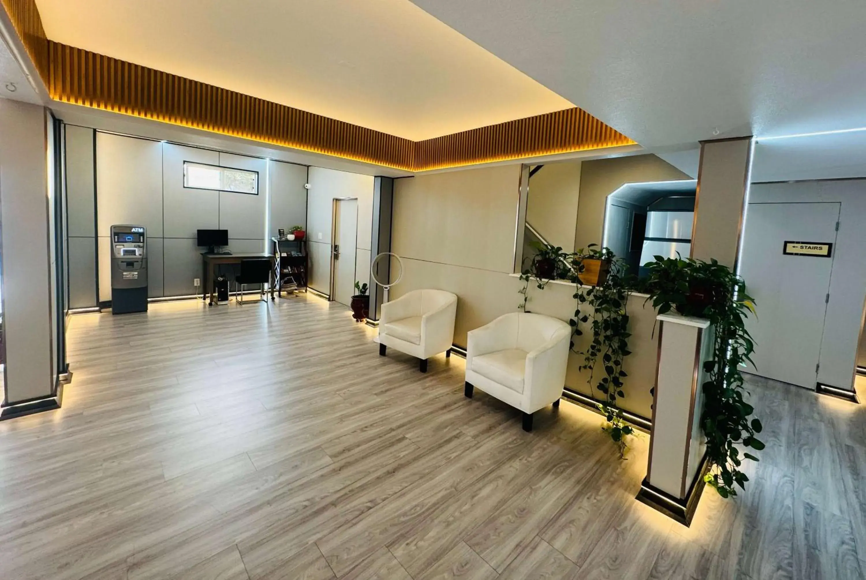 Lobby or reception in Ramada by Wyndham San Diego Airport Lobby or reception in Ramada by Wyndham San Diego Airport