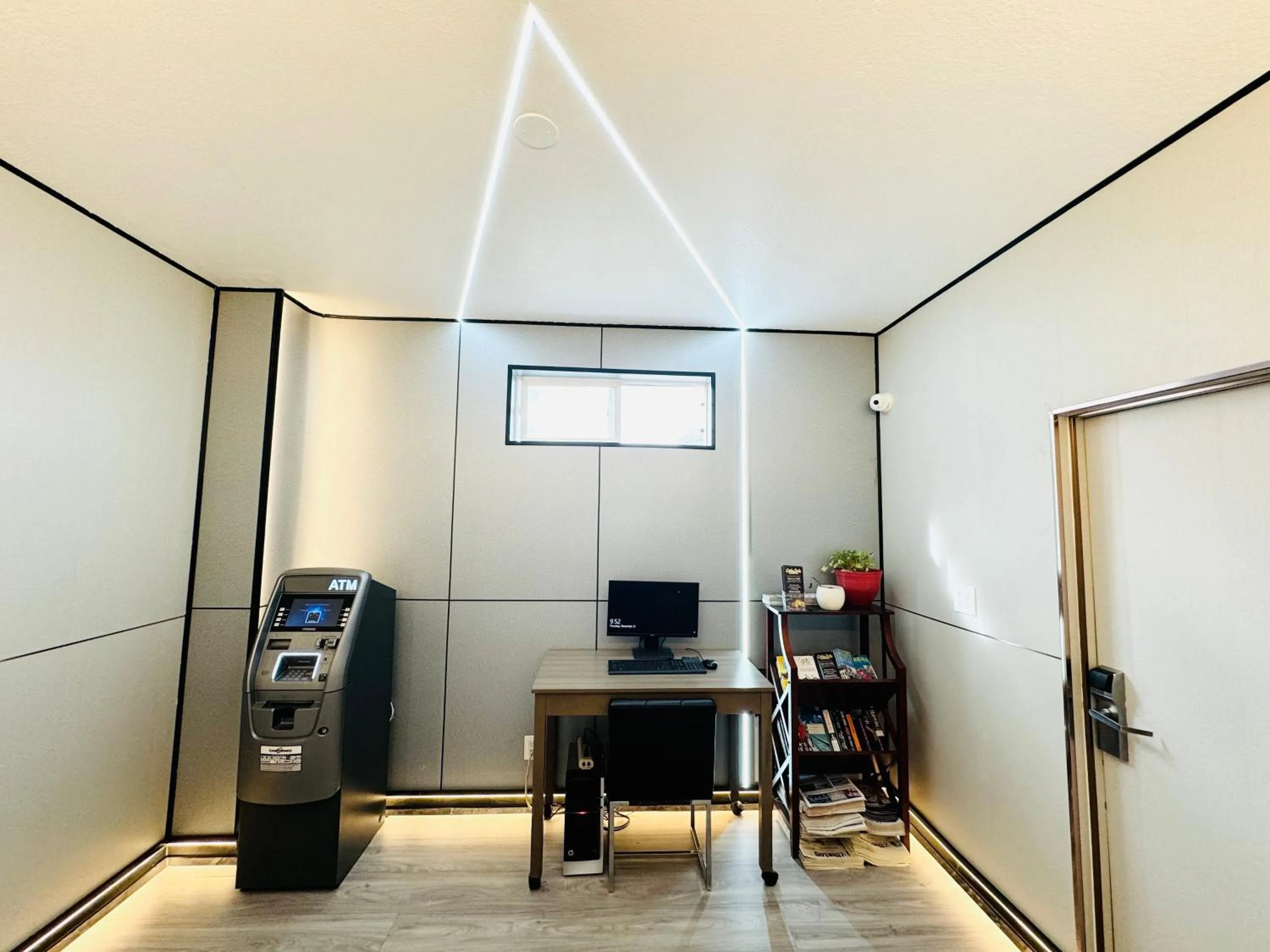 Business facilities in Ramada by Wyndham San Diego Airport