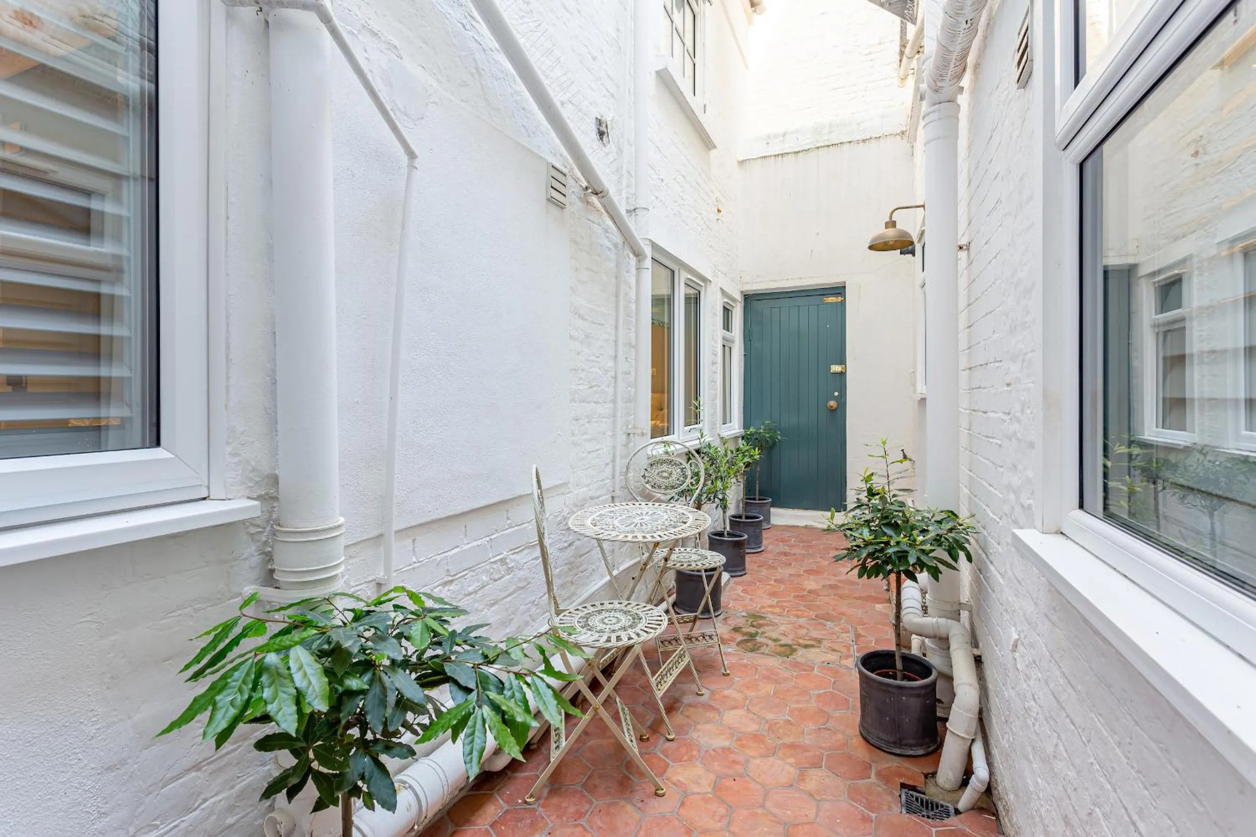 Property building in Beaches Brighton 1