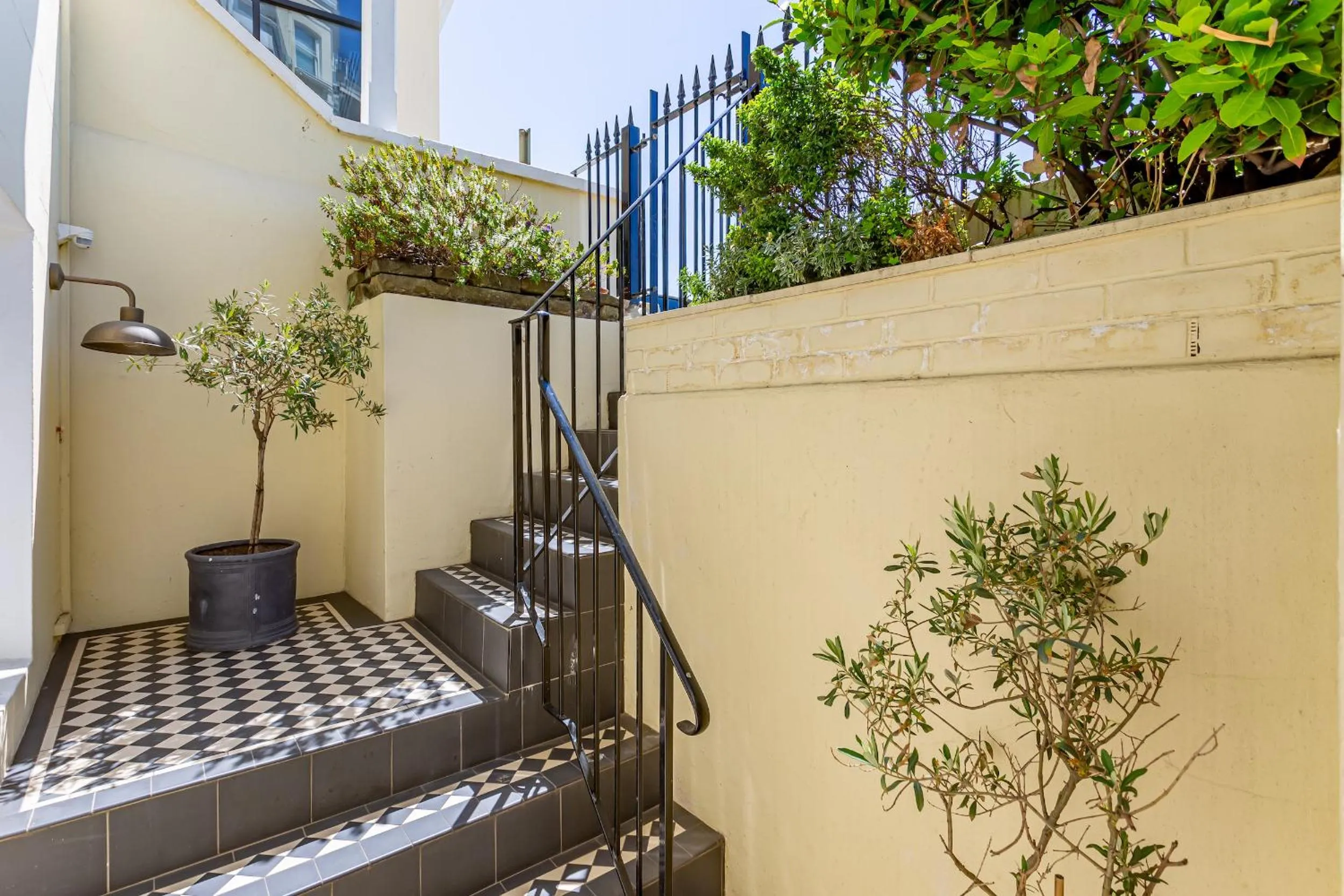 Property building in Beaches Brighton 1