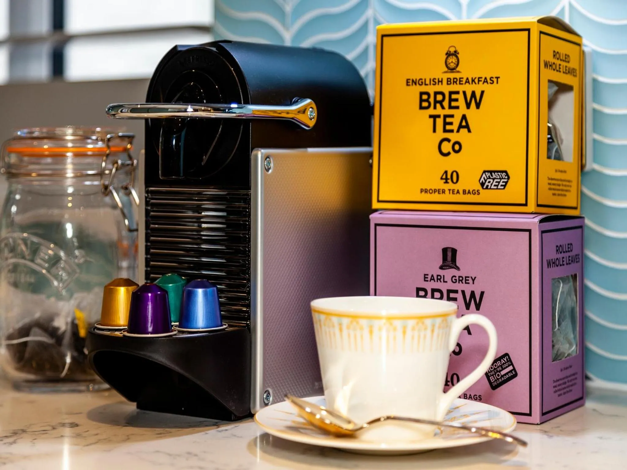 Kitchen or kitchenette, Coffee/Tea Facilities in Beaches Brighton 1