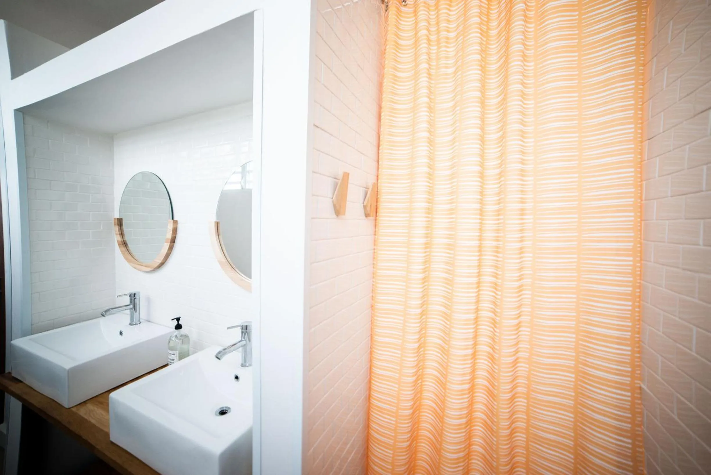 Bathroom in Santurcia Hostel