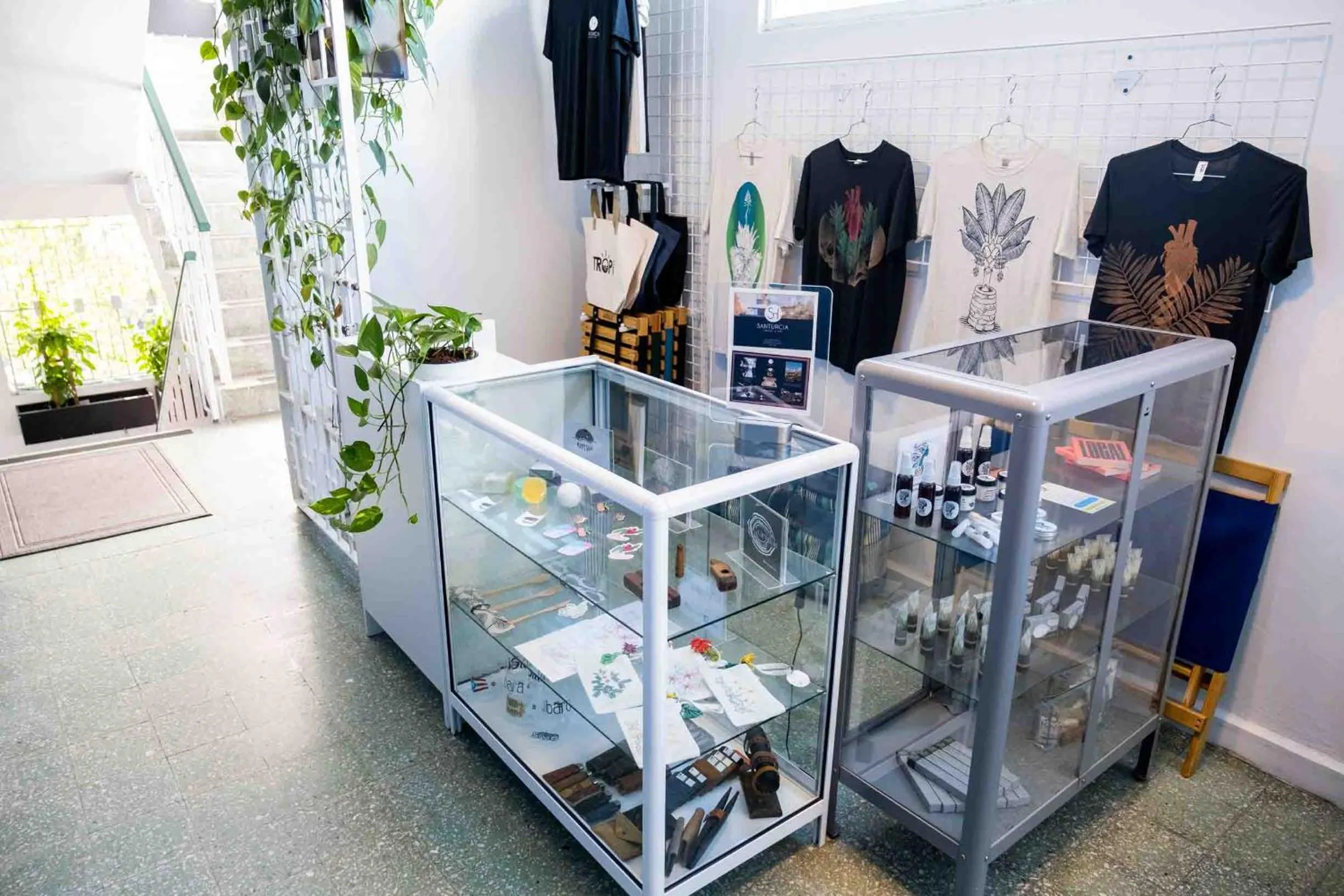 On-site shops in Santurcia Hostel