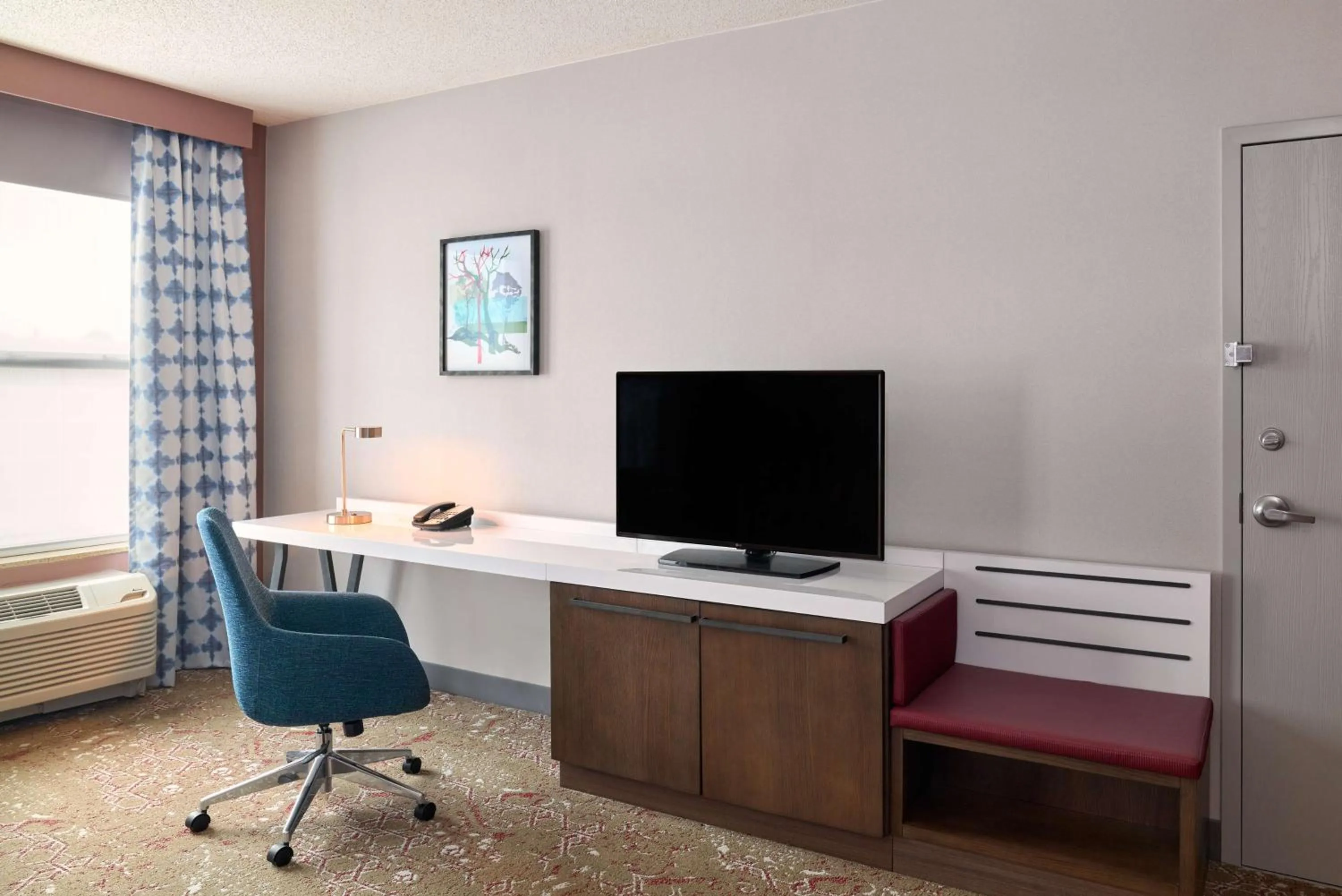 Bedroom, Bed in Hilton Garden Inn Bloomington