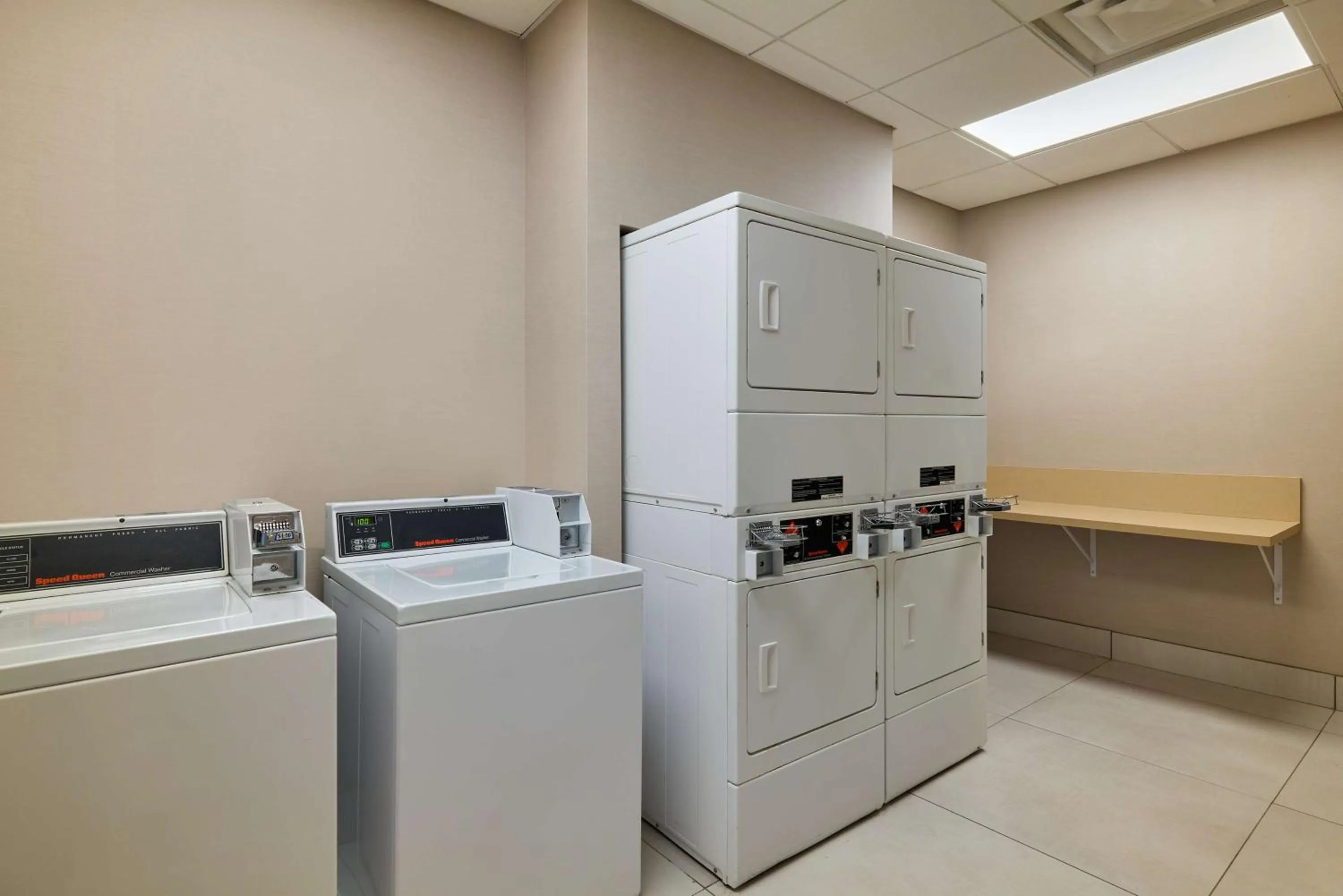 Property building in Hilton Garden Inn Bloomington