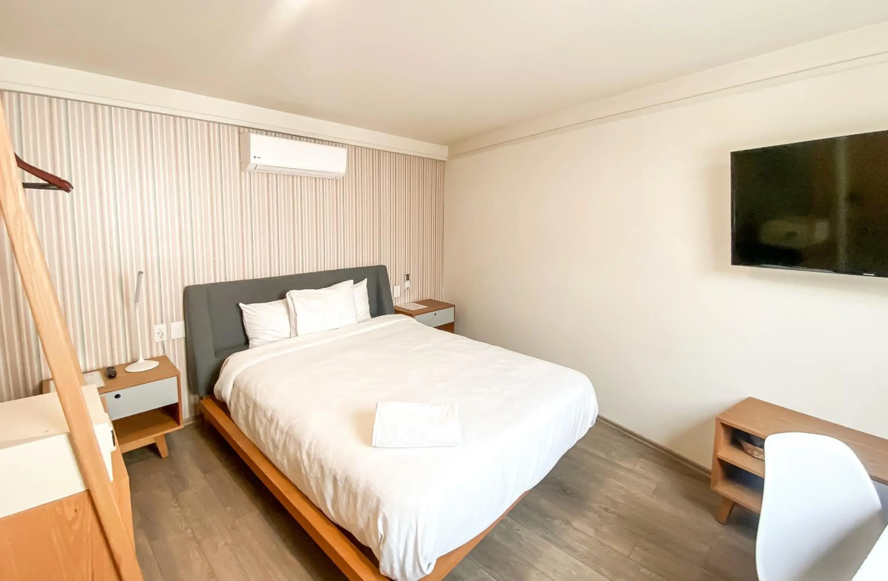 Standard Double Room in Hotel Casa Condesa Michoacan 113 Standard Double Room in Hotel Casa Condesa Michoacan 113