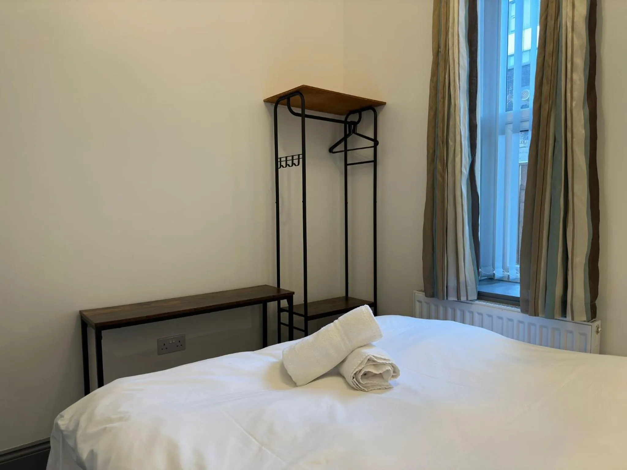 Bed in Bentinck Apartments