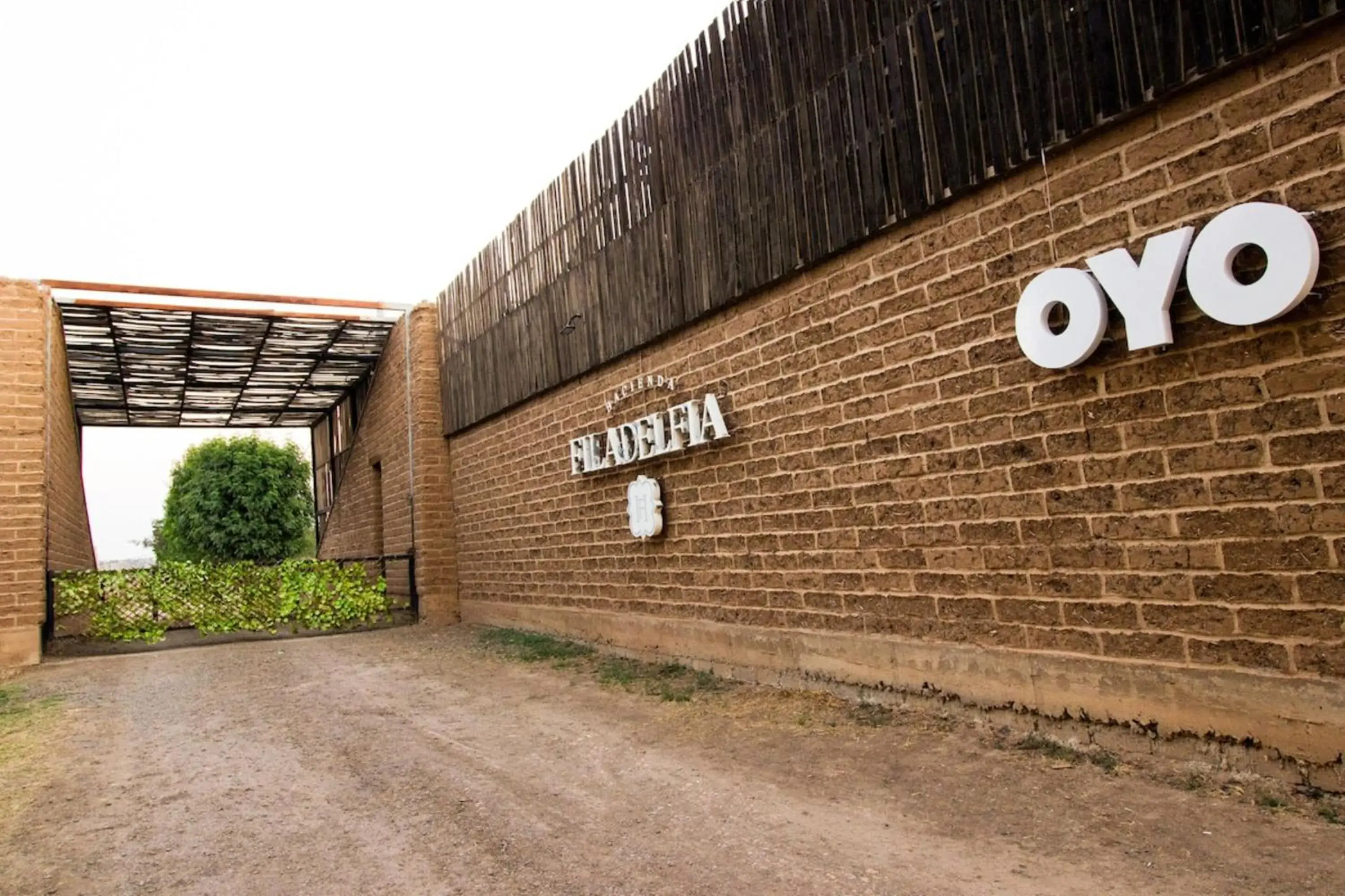 Property building in Capital O Hacienda Filadelfia, El Atorón, Irapuato Property building in Capital O Hacienda Filadelfia, El Atorón, Irapuato
